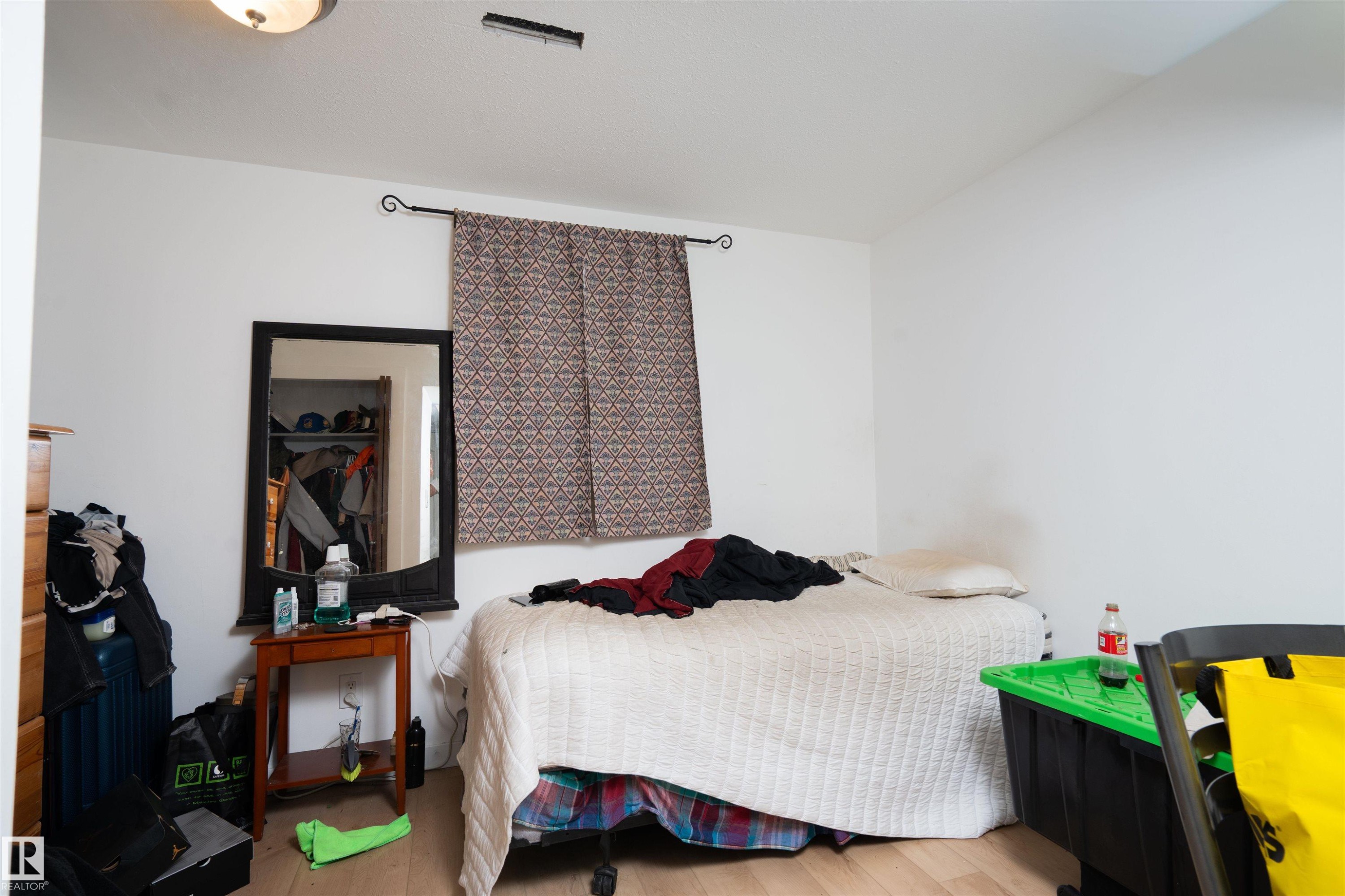 11918 42 Street Nw, Edmonton, AB - Indoor Photo Showing Bedroom