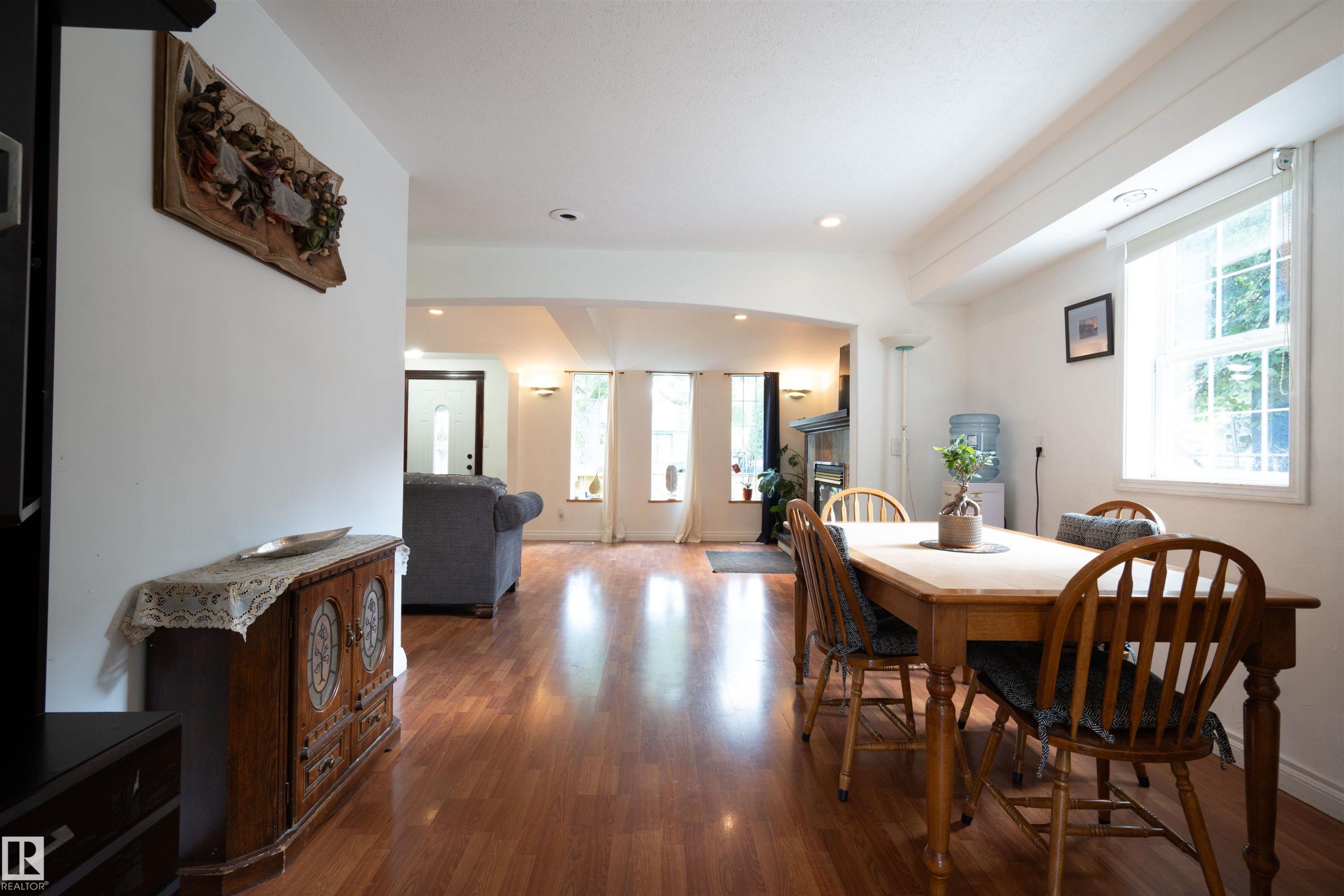 11918 42 Street Nw, Edmonton, AB - Indoor Photo Showing Dining Room