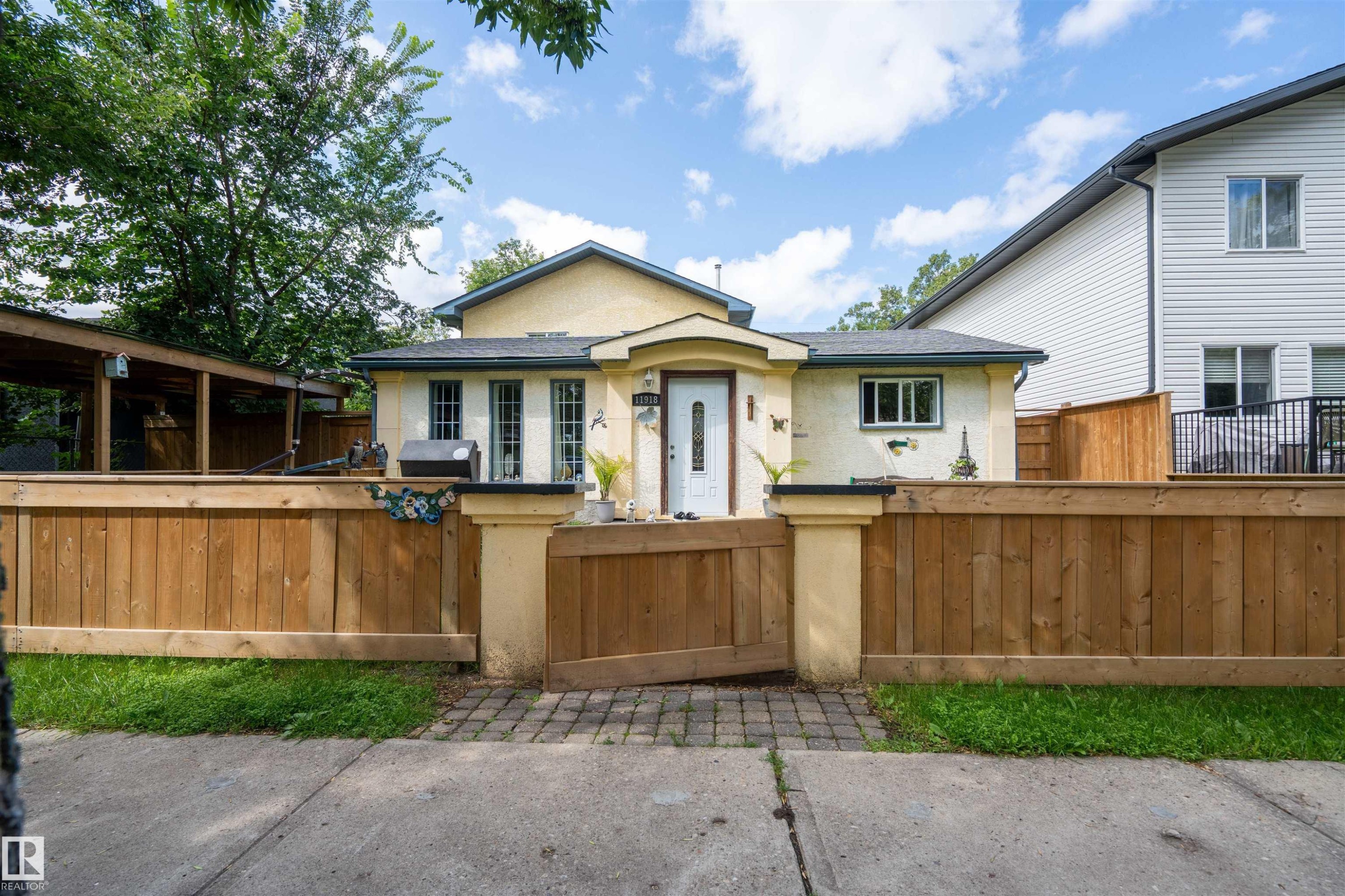 11918 42 Street Nw, Edmonton, AB - Outdoor