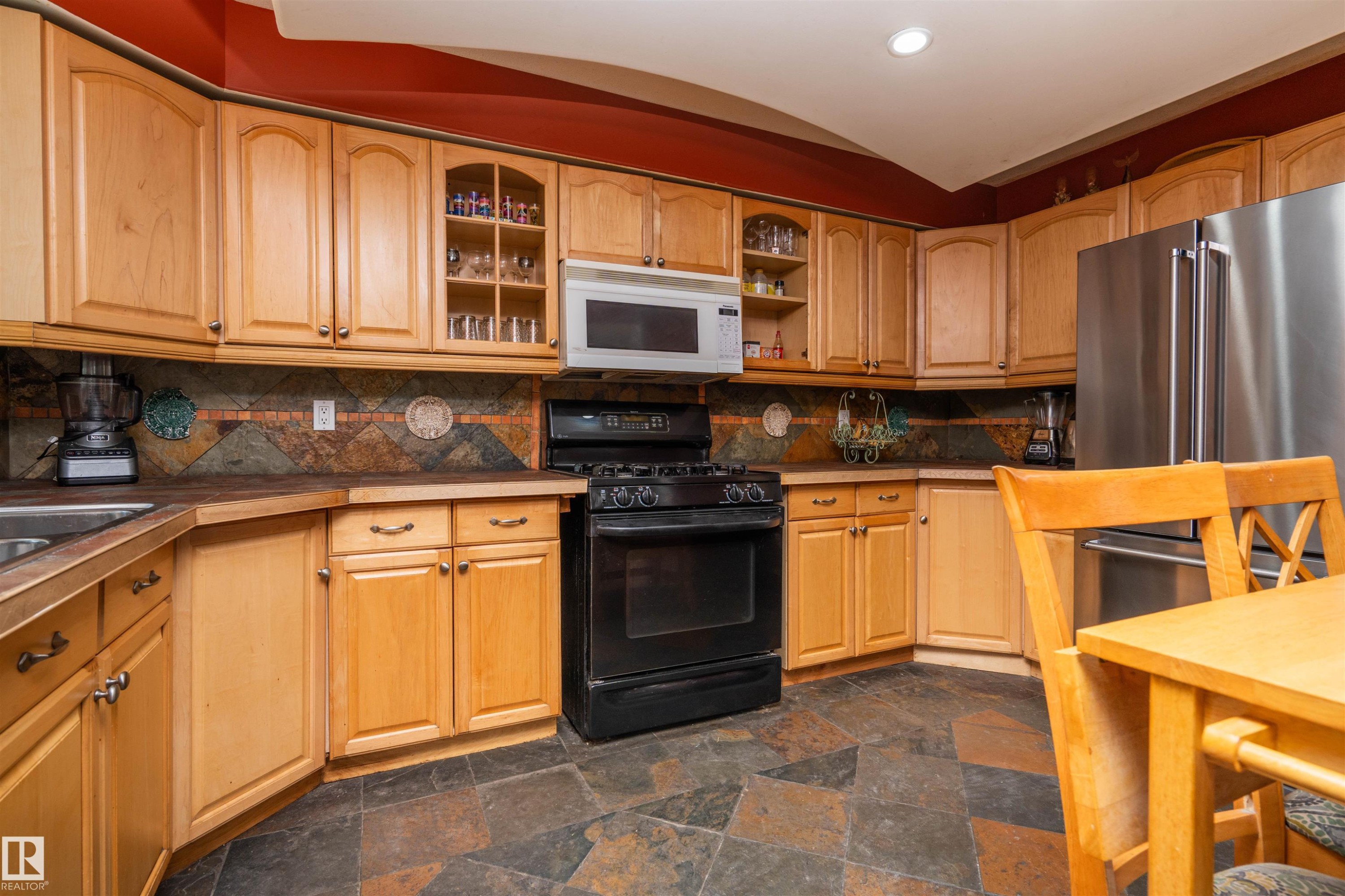 11918 42 Street Nw, Edmonton, AB - Indoor Photo Showing Kitchen