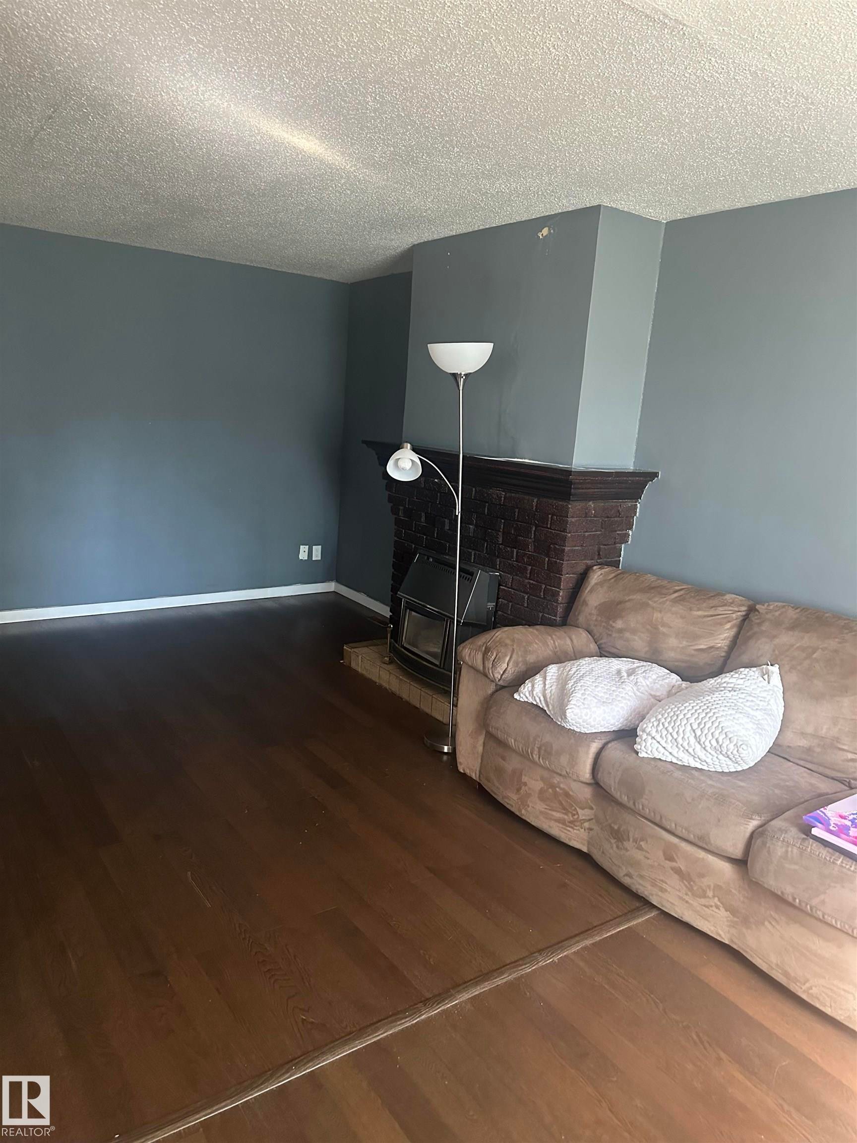 Main floor - 11618 89 Street Nw, Edmonton, AB - Indoor