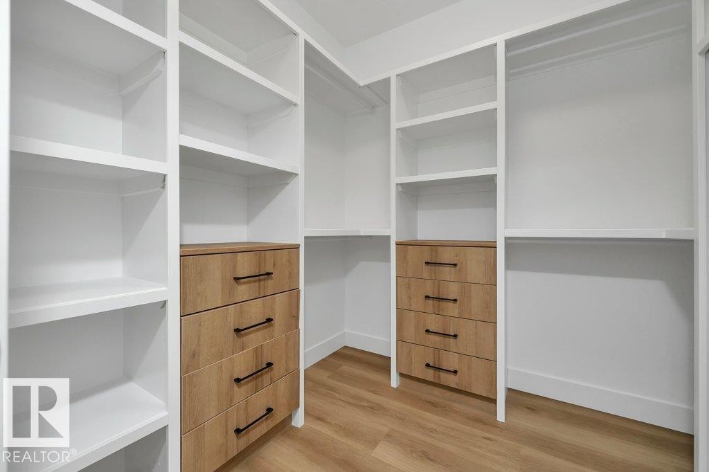 4 Southbridge Crt, Calmar, AB - Indoor With Storage