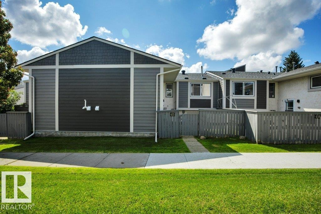 633 Willow Crest Nw, Edmonton, AB - Outdoor
