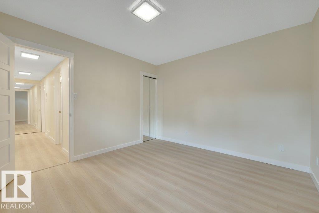 633 Willow Crest Nw, Edmonton, AB - Indoor Photo Showing Other Room