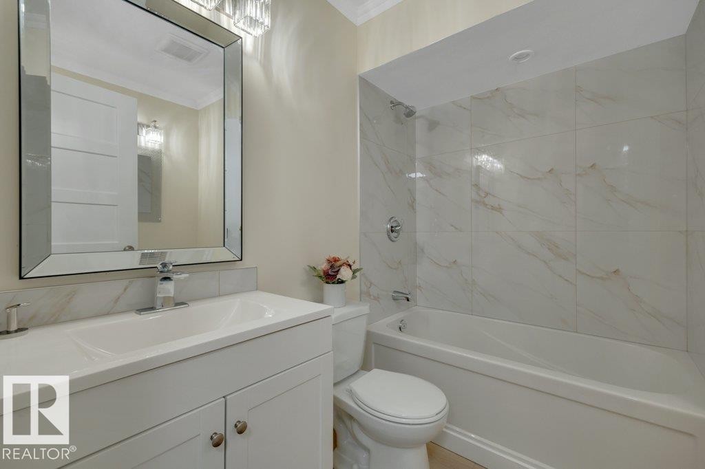 633 Willow Crest Nw, Edmonton, AB - Indoor Photo Showing Bathroom