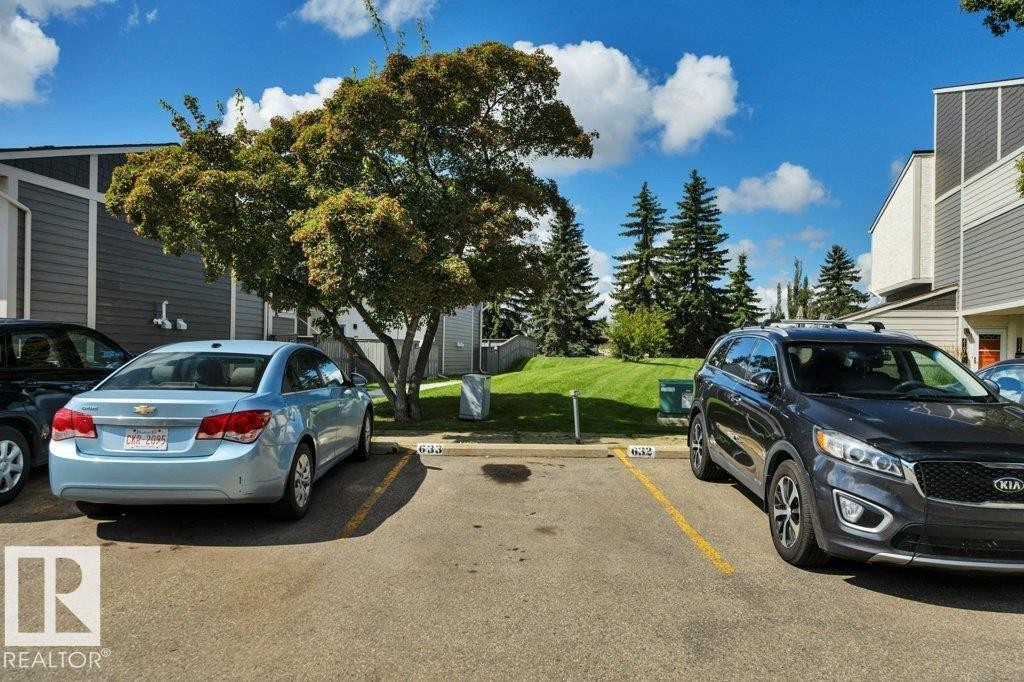633 Willow Crest Nw, Edmonton, AB - Outdoor