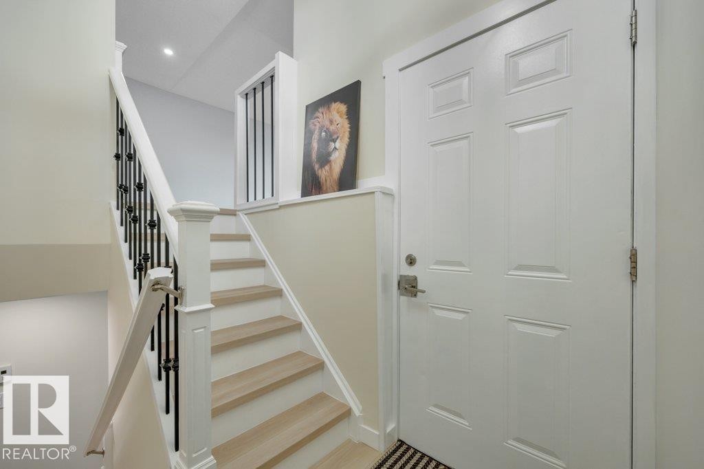 633 Willow Crest Nw, Edmonton, AB - Indoor Photo Showing Other Room