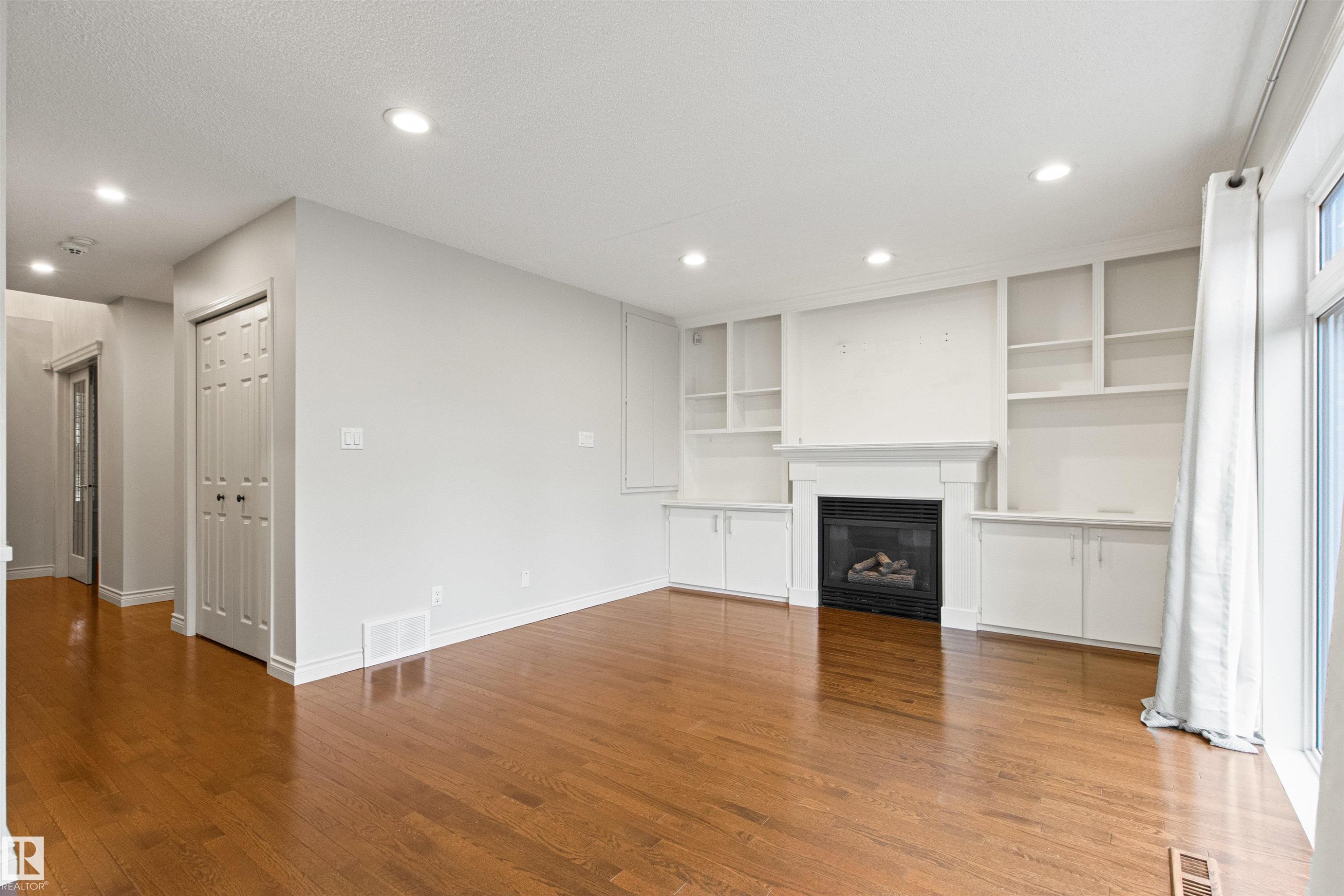 10626 125 Street Nw, Edmonton, AB - Indoor With Fireplace