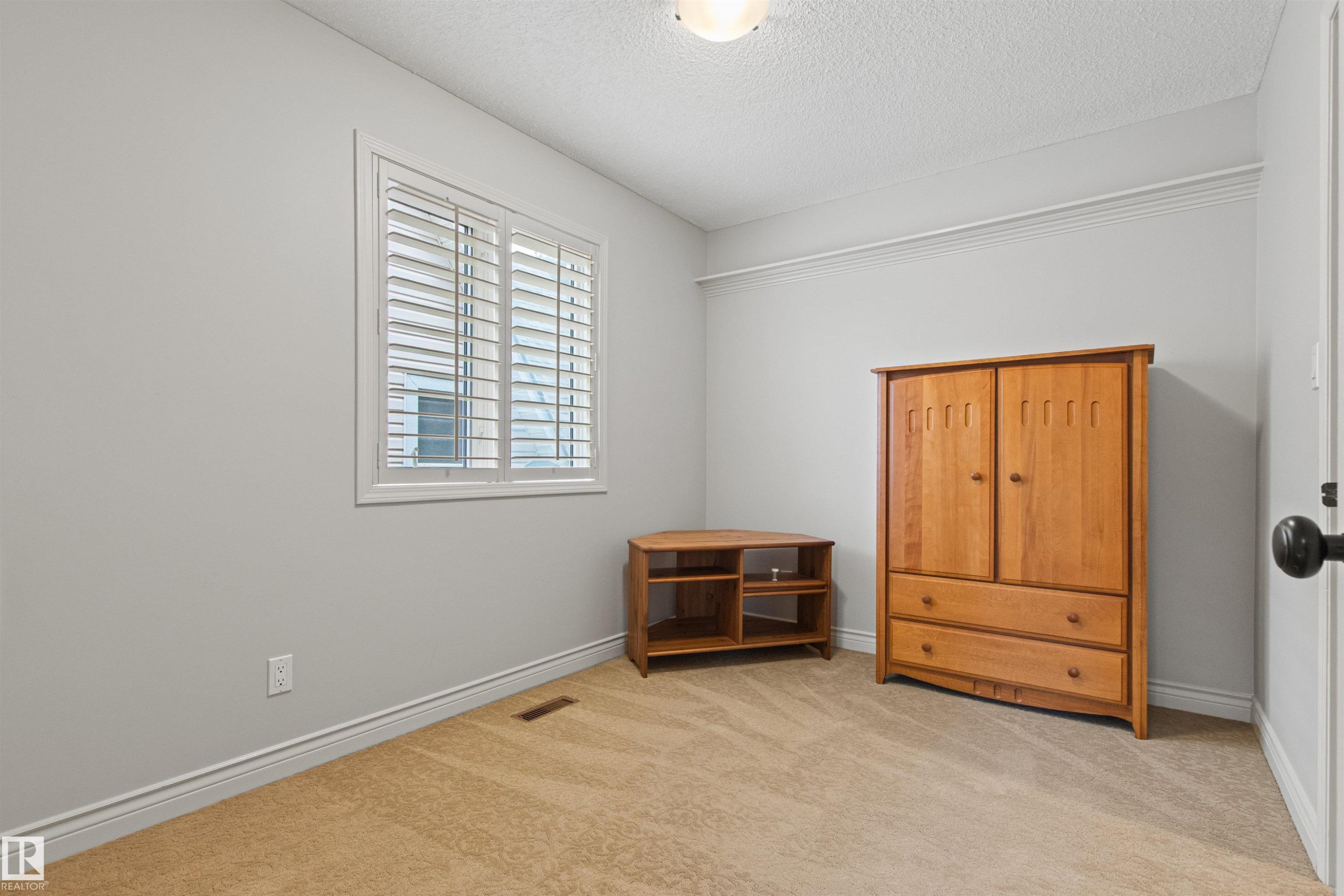 10626 125 Street Nw, Edmonton, AB - Indoor