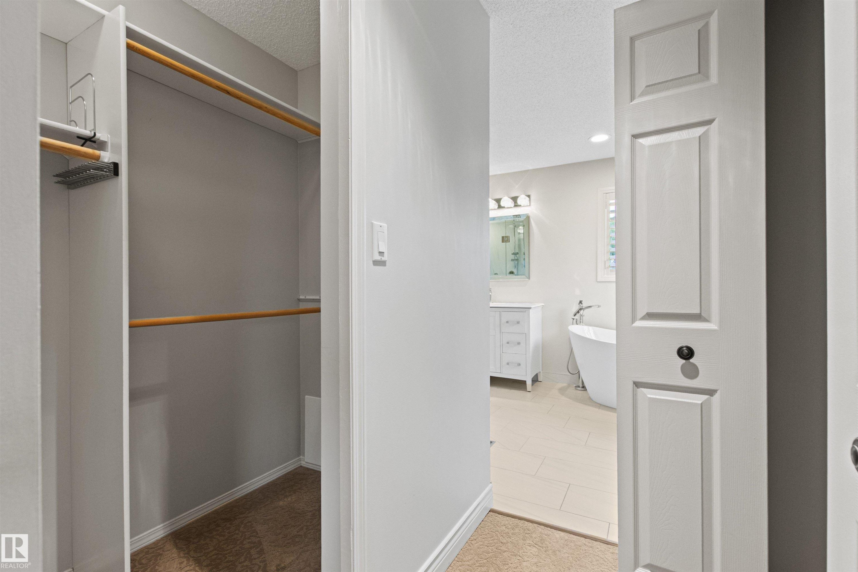 10626 125 Street Nw, Edmonton, AB - Indoor Photo Showing Other Room