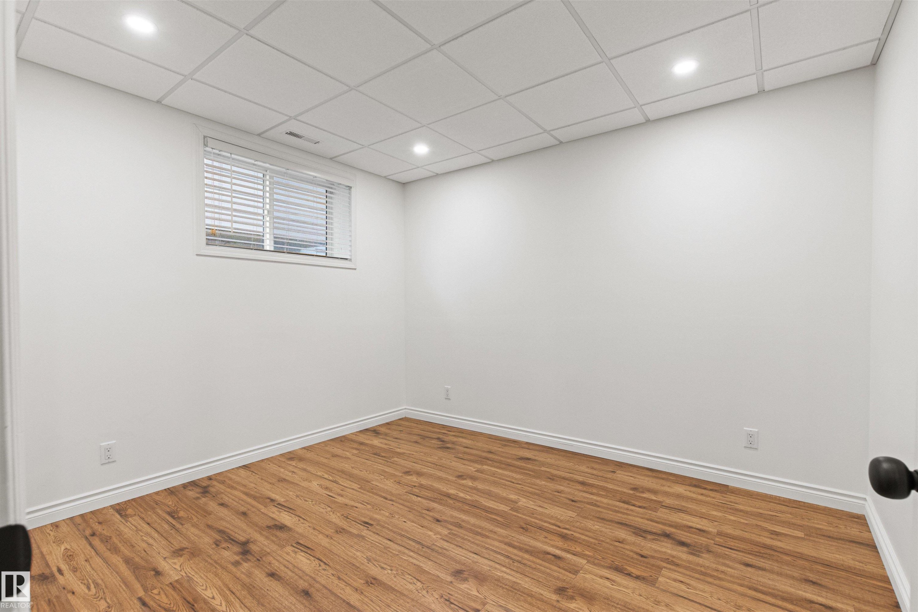 10626 125 Street Nw, Edmonton, AB - Indoor Photo Showing Other Room