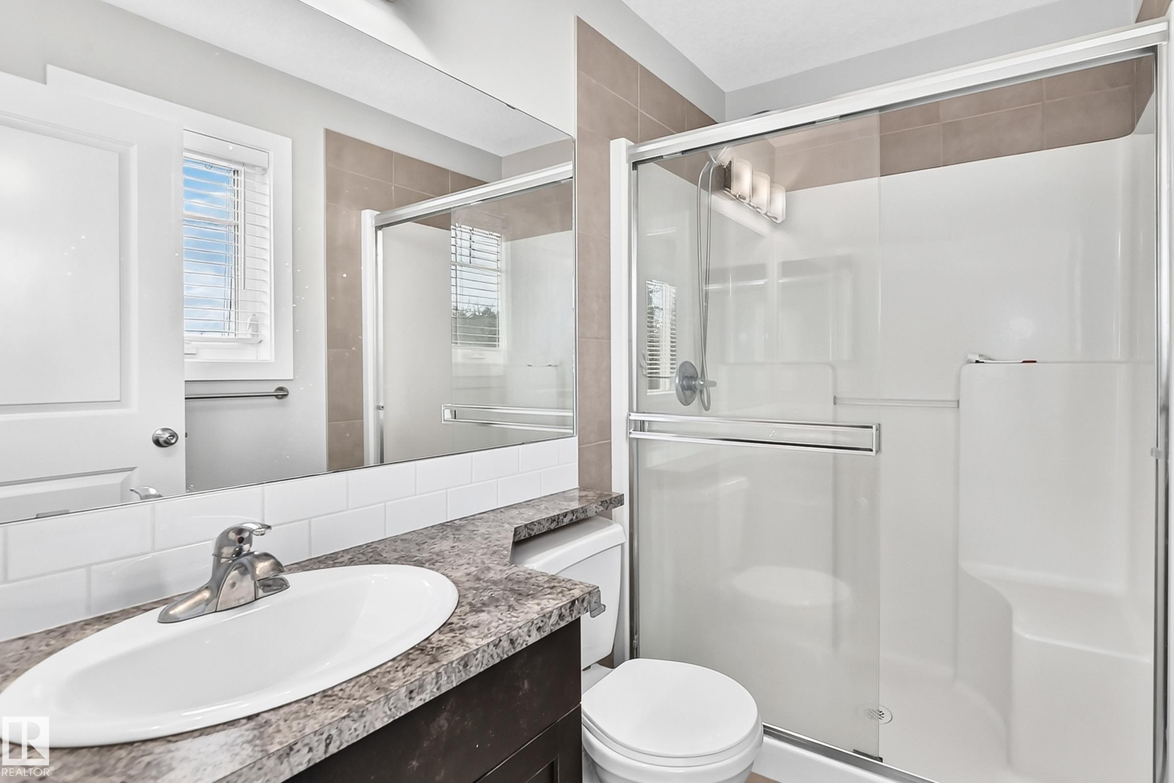 #73 9535 217 St Nw, Edmonton, AB - Indoor Photo Showing Bathroom