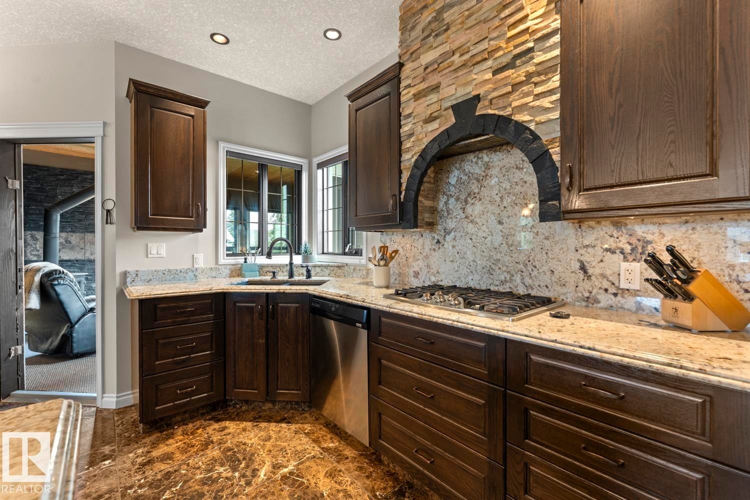 2303 2 Avenue, Cold Lake, AB - Indoor Photo Showing Kitchen