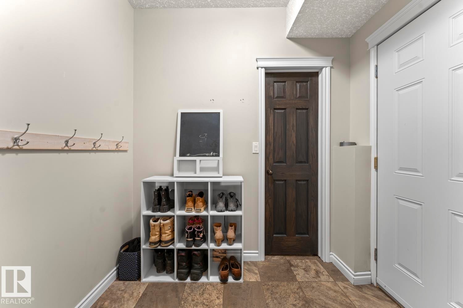 2303 2 Avenue, Cold Lake, AB - Indoor Photo Showing Other Room