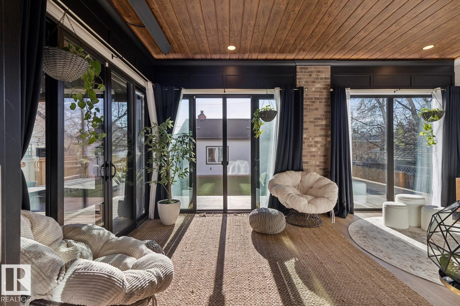6pm - 10214 125 Street Nw, Edmonton, AB - Outdoor With Exterior