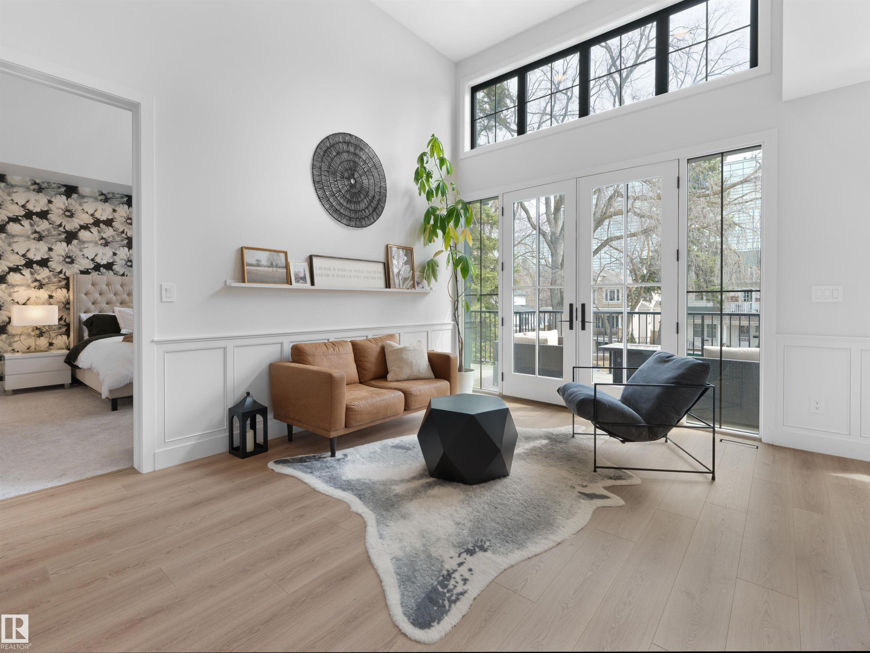 10214 125 Street Nw, Edmonton, AB - Indoor