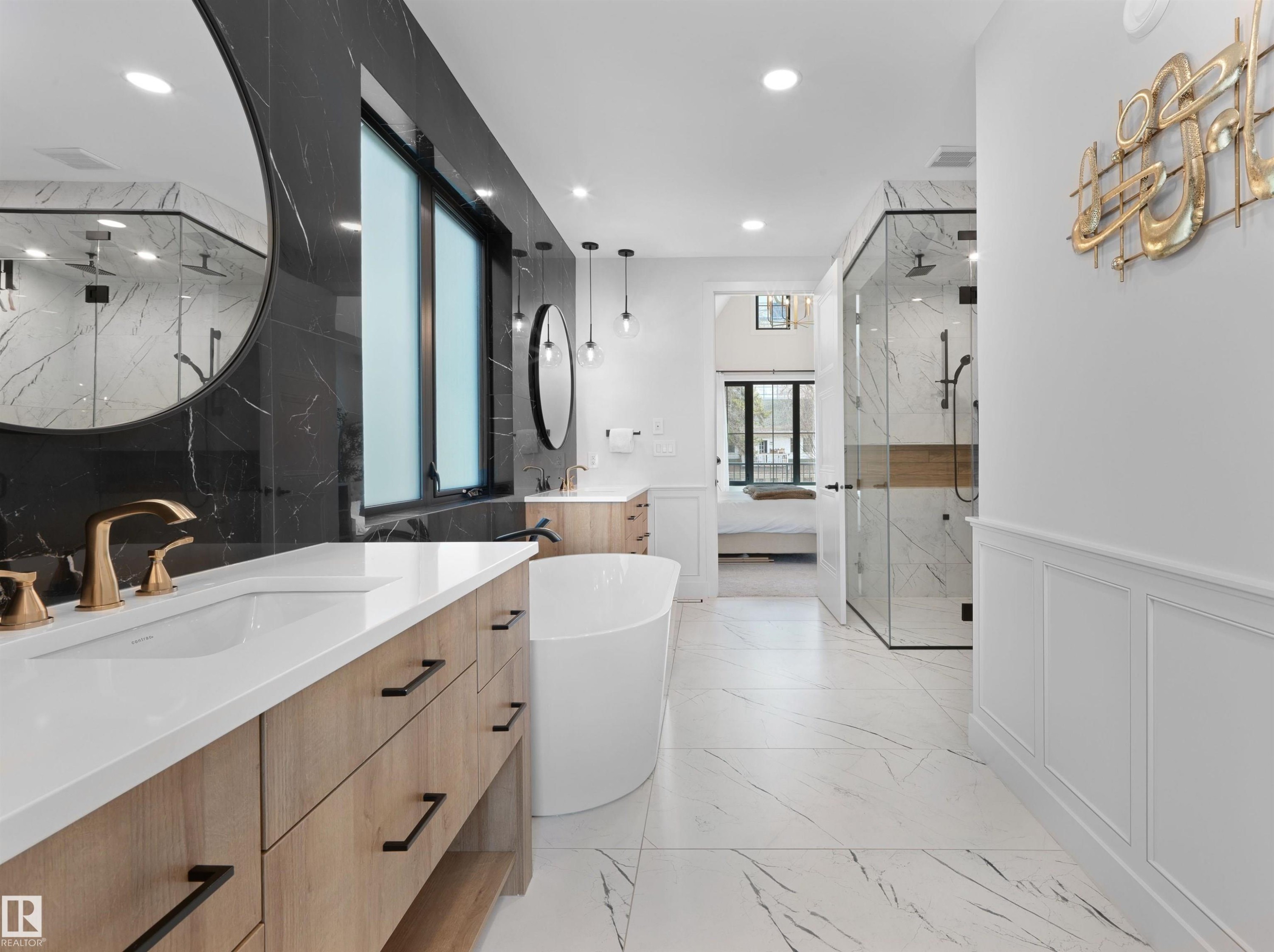 10214 125 Street Nw, Edmonton, AB - Indoor Photo Showing Bathroom