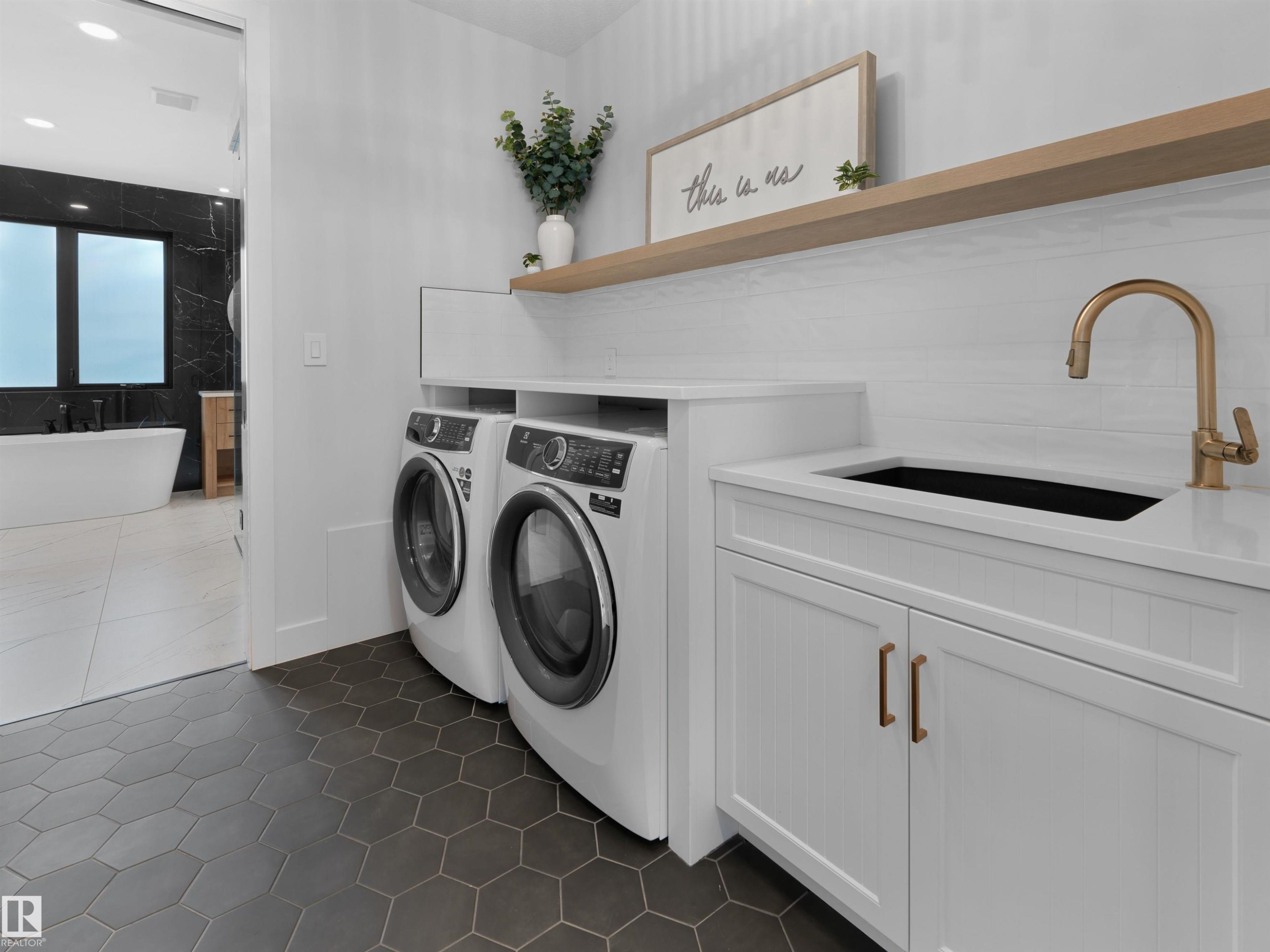 10214 125 Street Nw, Edmonton, AB - Indoor Photo Showing Laundry Room