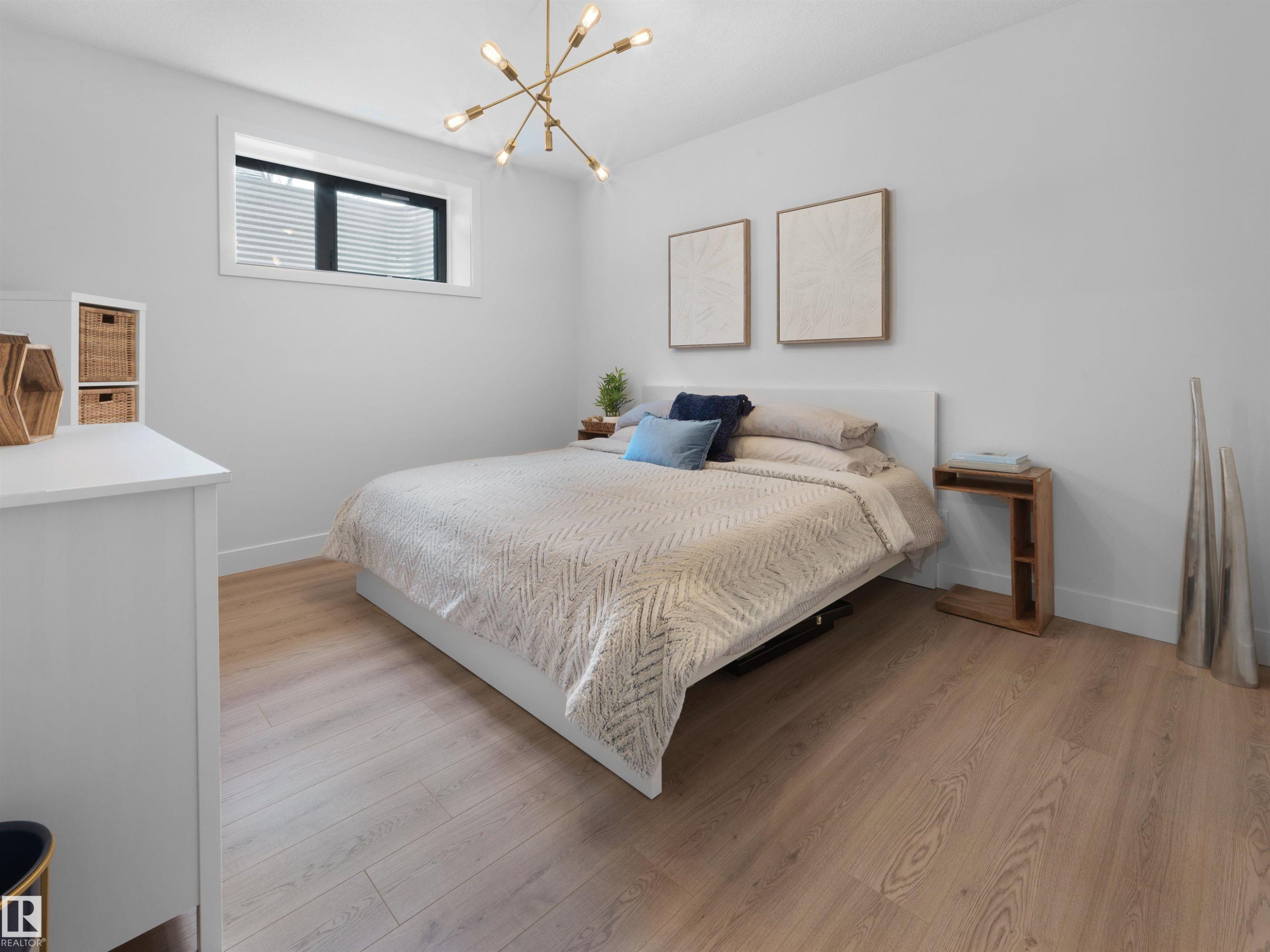 10214 125 Street Nw, Edmonton, AB - Indoor Photo Showing Bedroom