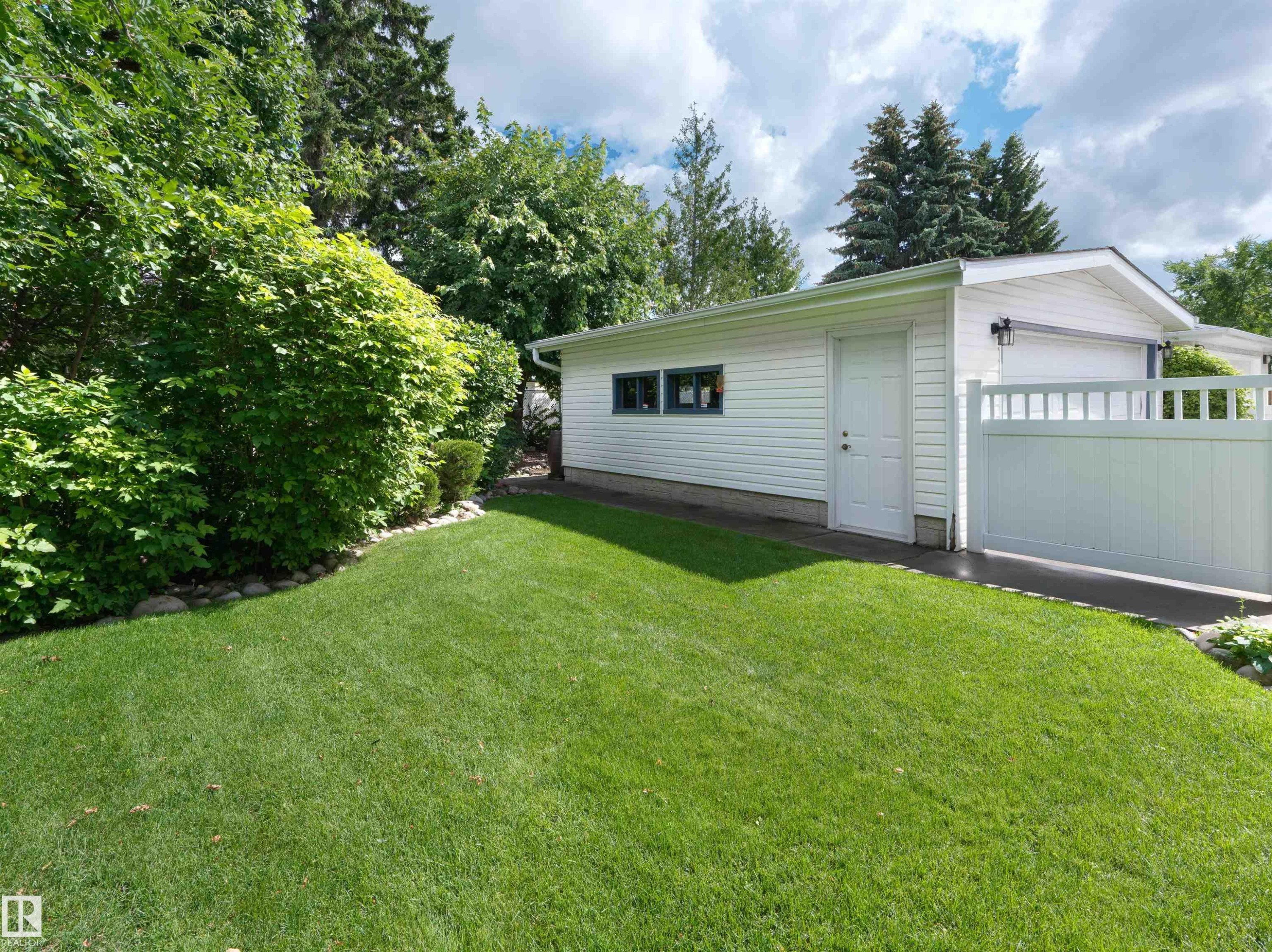 14719 62 Street Nw, Edmonton, AB