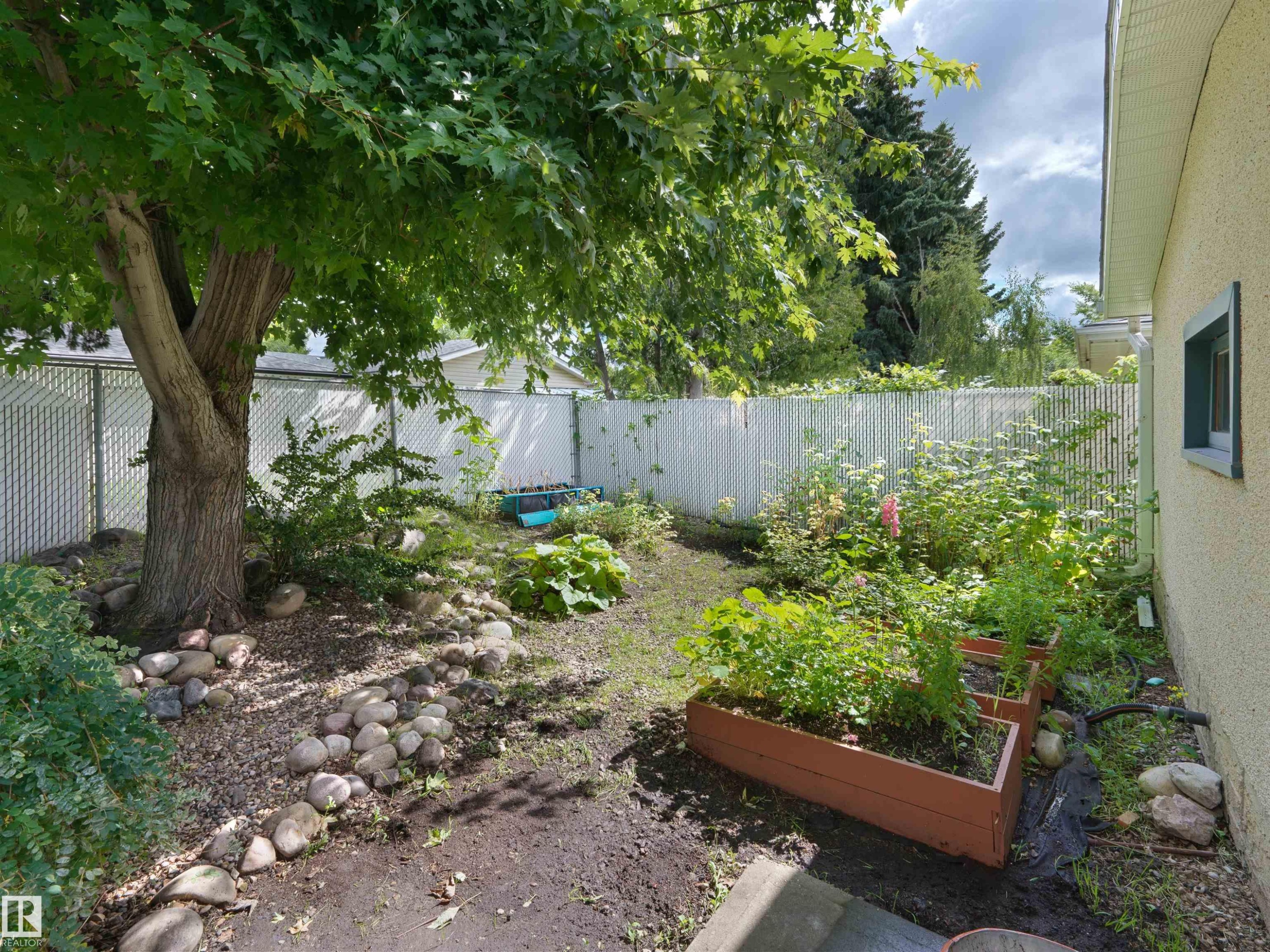 14719 62 Street Nw, Edmonton, AB