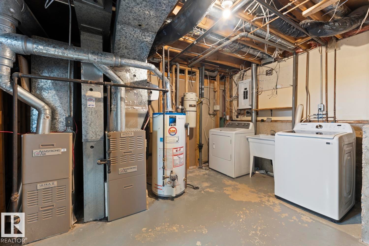 315 Lakeshore Drive, Cold Lake, AB - Indoor Photo Showing Laundry Room