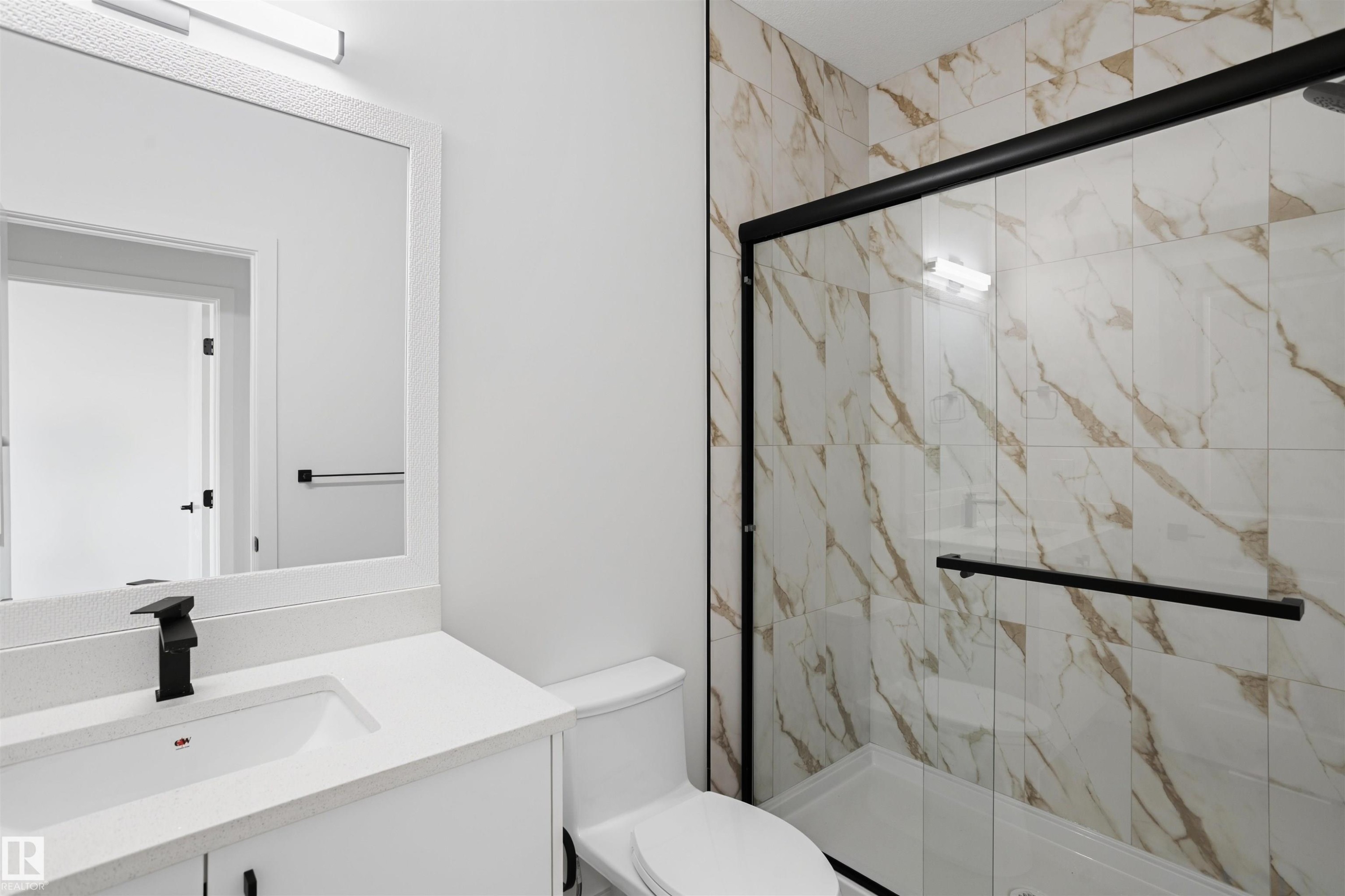 1563 211 Street Nw, Edmonton, AB - Indoor Photo Showing Bathroom