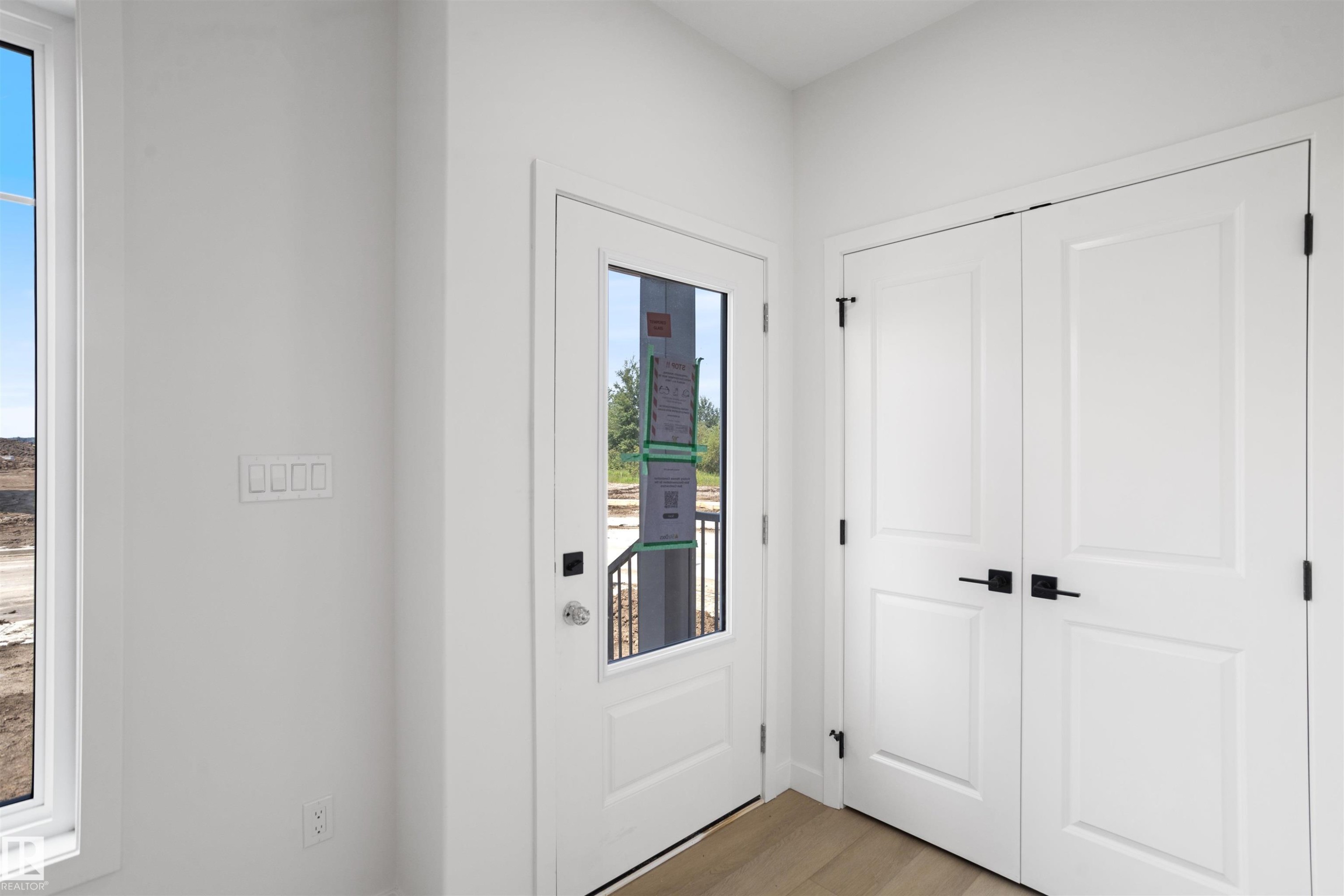 1563 211 Street Nw, Edmonton, AB - Indoor Photo Showing Other Room