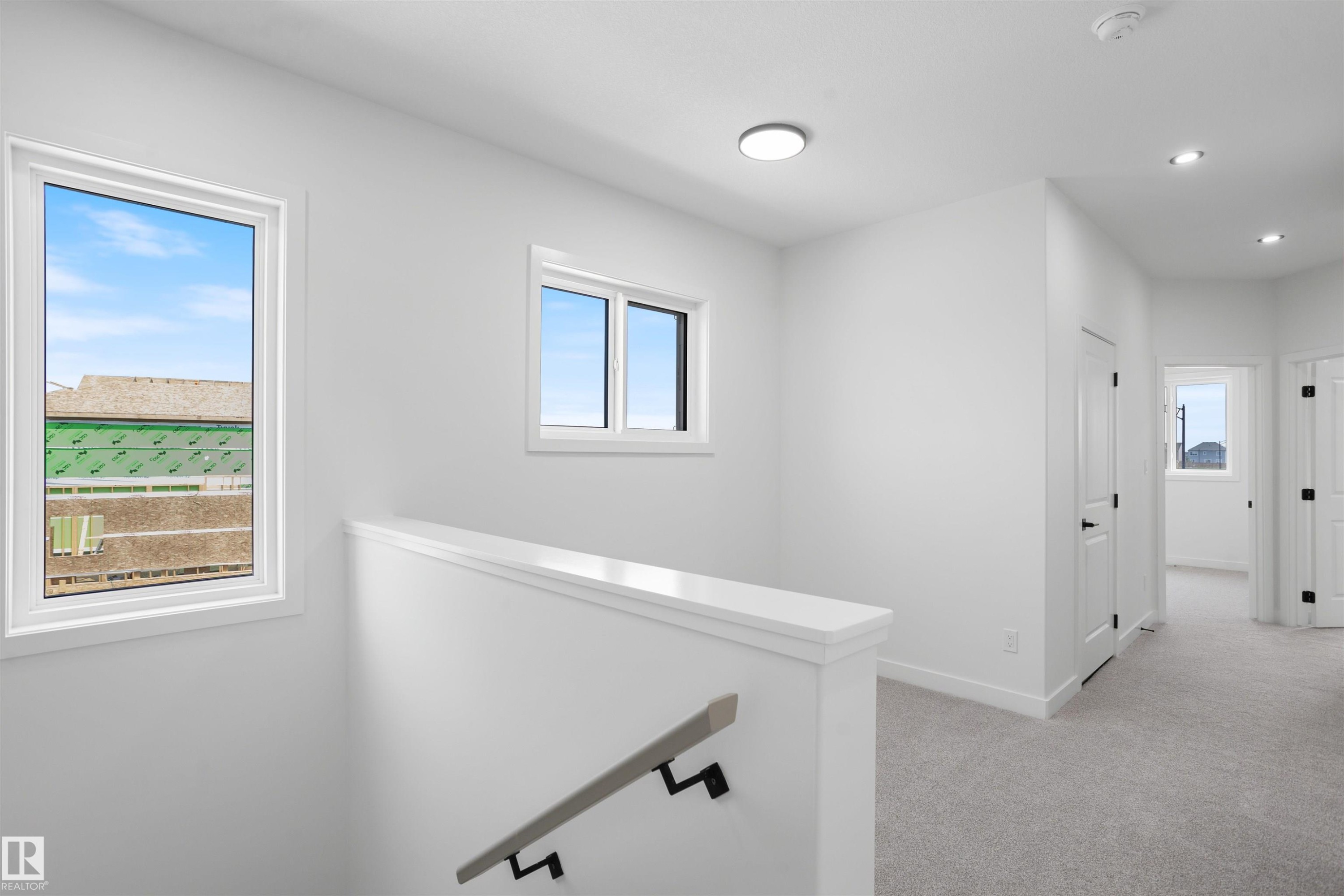 1563 211 Street Nw, Edmonton, AB - Indoor Photo Showing Other Room