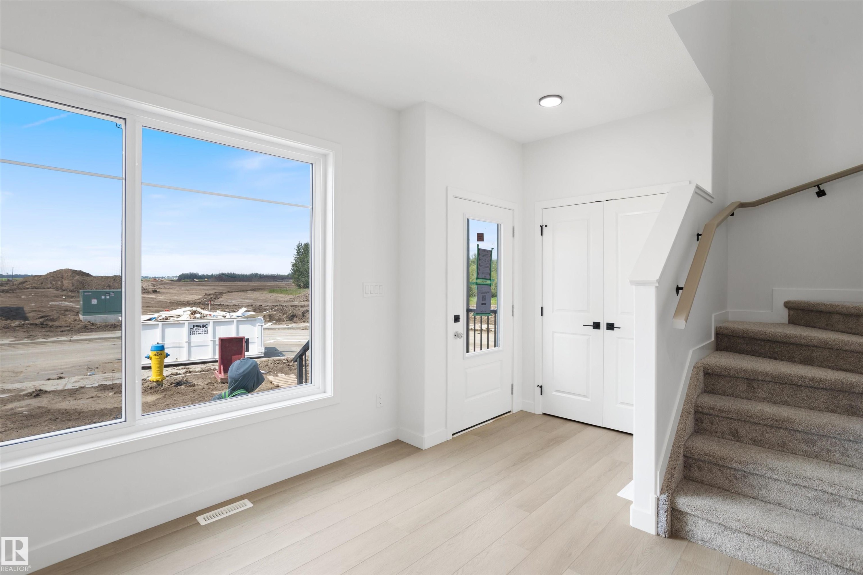 1563 211 Street Nw, Edmonton, AB - Indoor Photo Showing Other Room