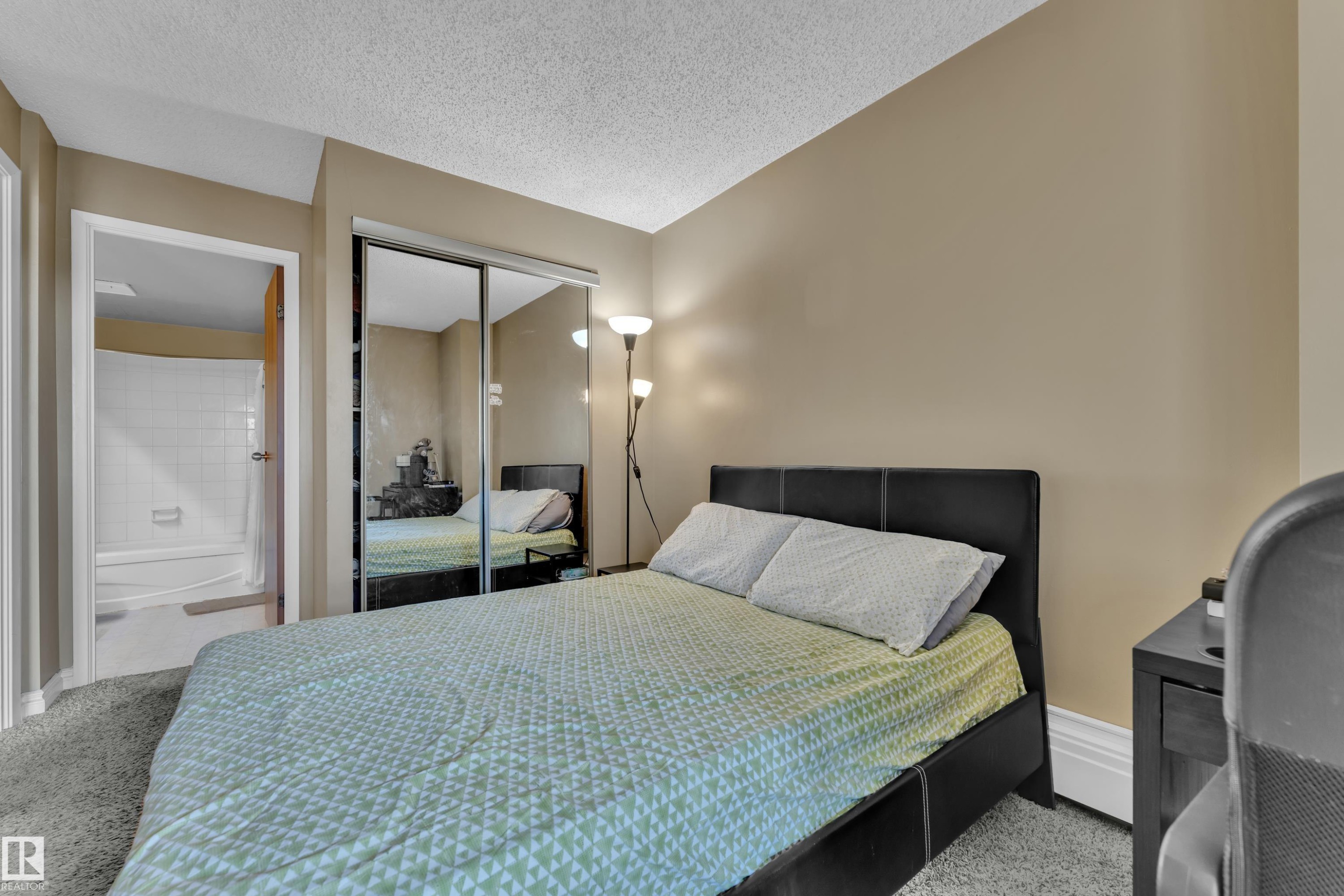#608 10149 Saskatchewan Dr Nw, Edmonton, AB - Indoor Photo Showing Bedroom