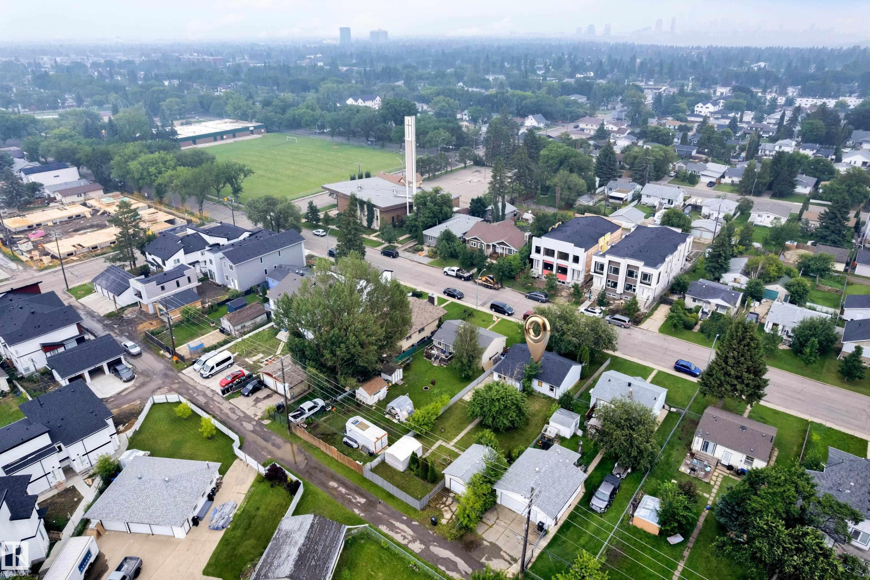 Aerial view of a residential neighborhood featuring established homes and tree-lined streets - 9416 153 Street Nw, Edmonton, AB - Outdoor With View