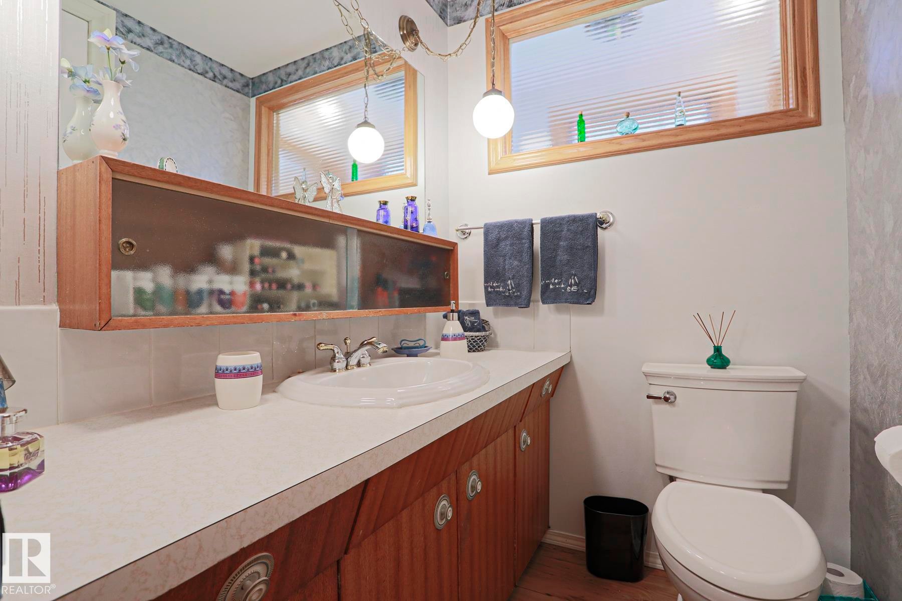 77 Sunset Boulevard, St. Albert, AB - Indoor Photo Showing Bathroom