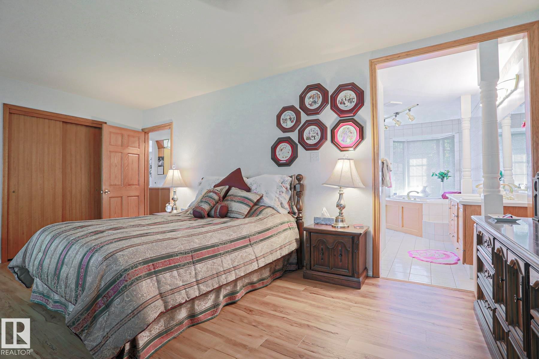 77 Sunset Boulevard, St. Albert, AB - Indoor Photo Showing Bedroom