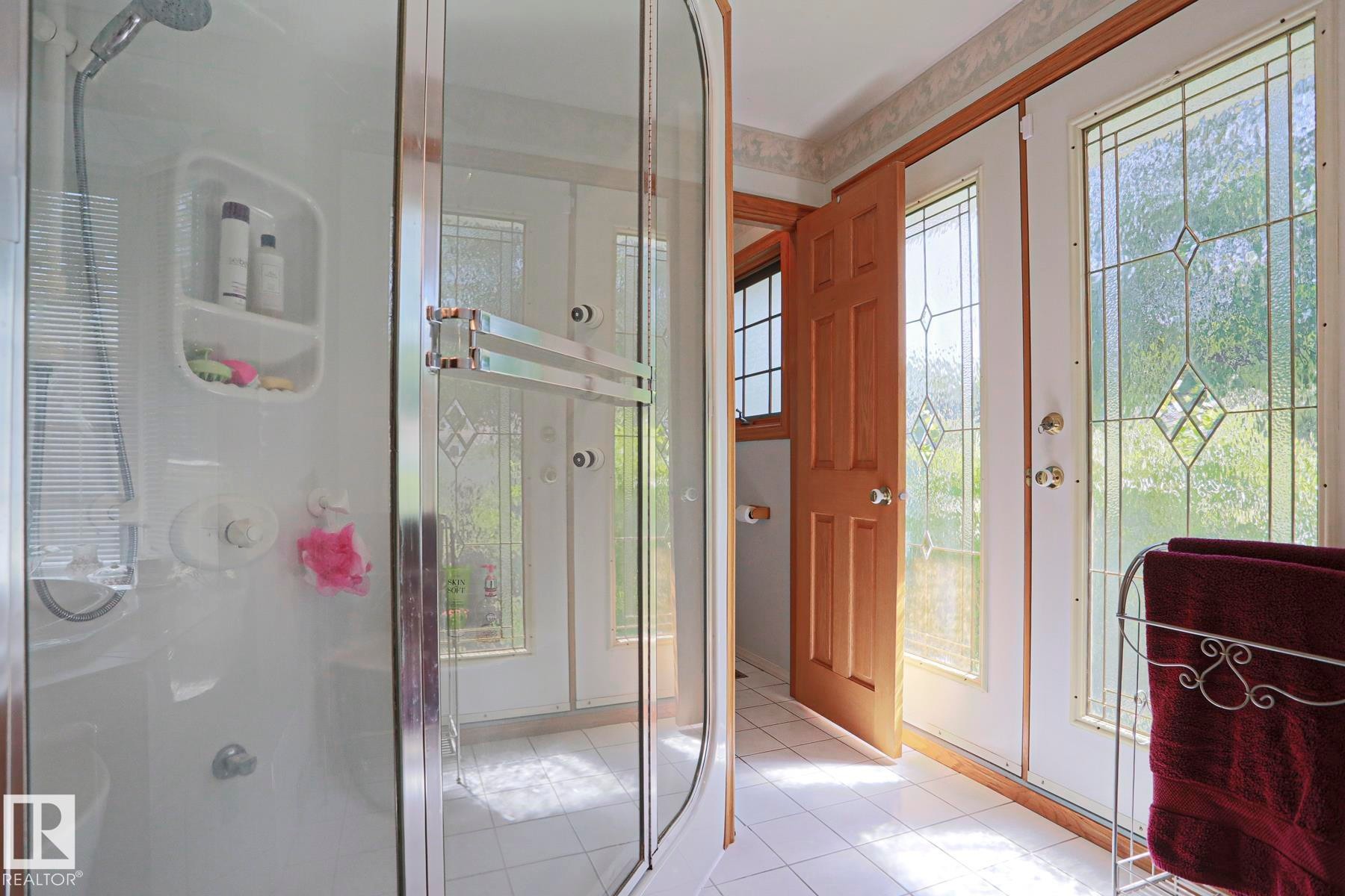 77 Sunset Boulevard, St. Albert, AB - Indoor Photo Showing Bathroom