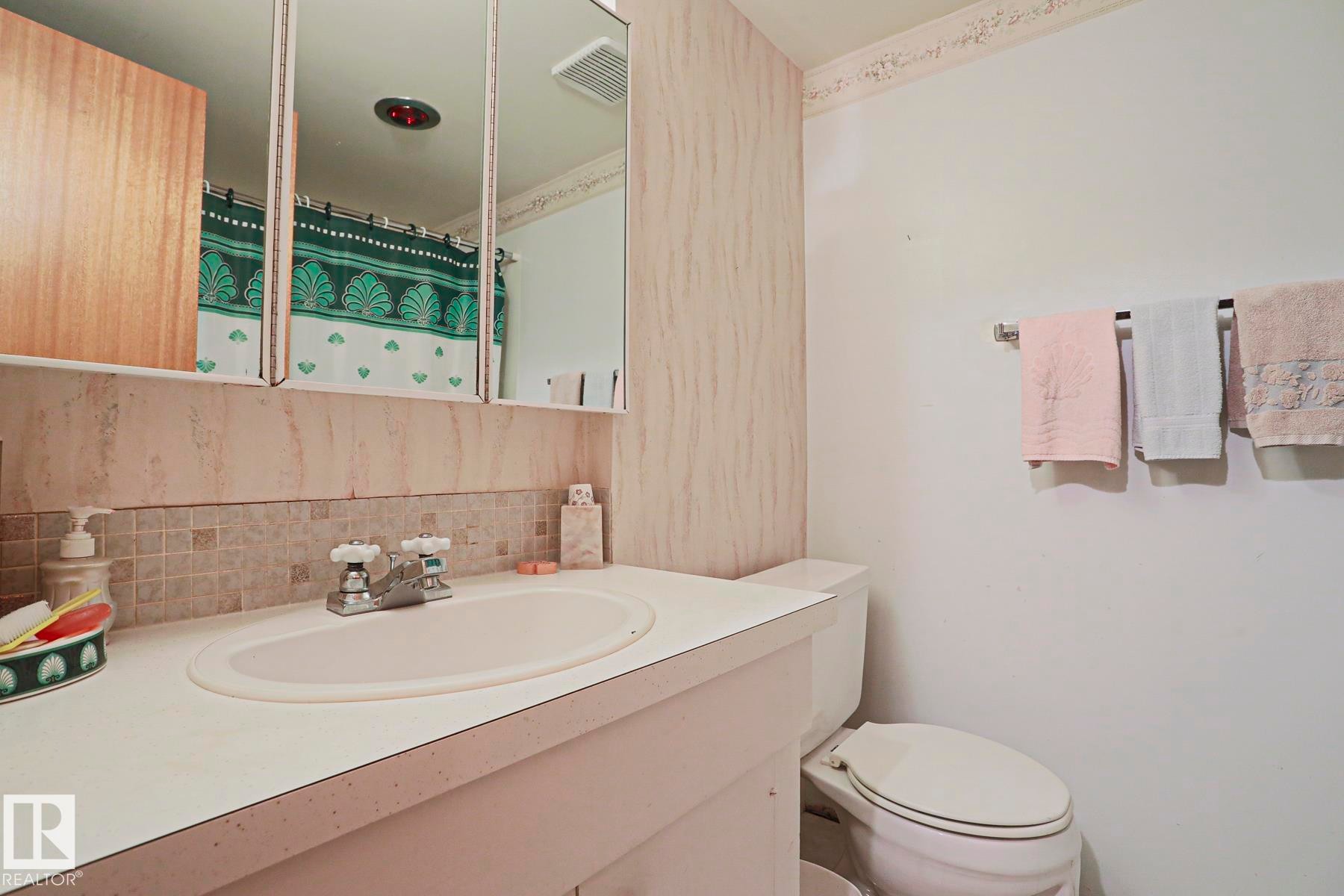 77 Sunset Boulevard, St. Albert, AB - Indoor Photo Showing Bathroom