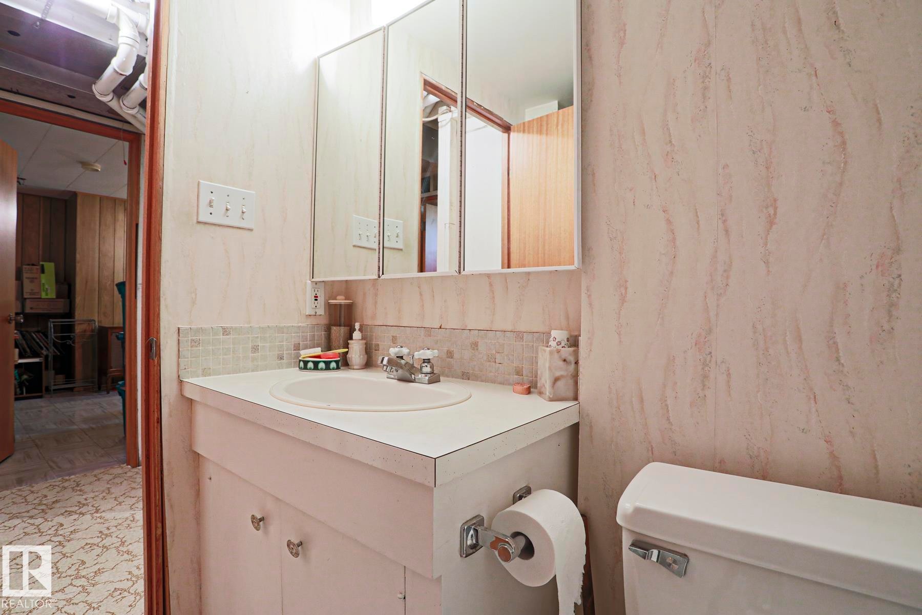 77 Sunset Boulevard, St. Albert, AB - Indoor Photo Showing Bathroom