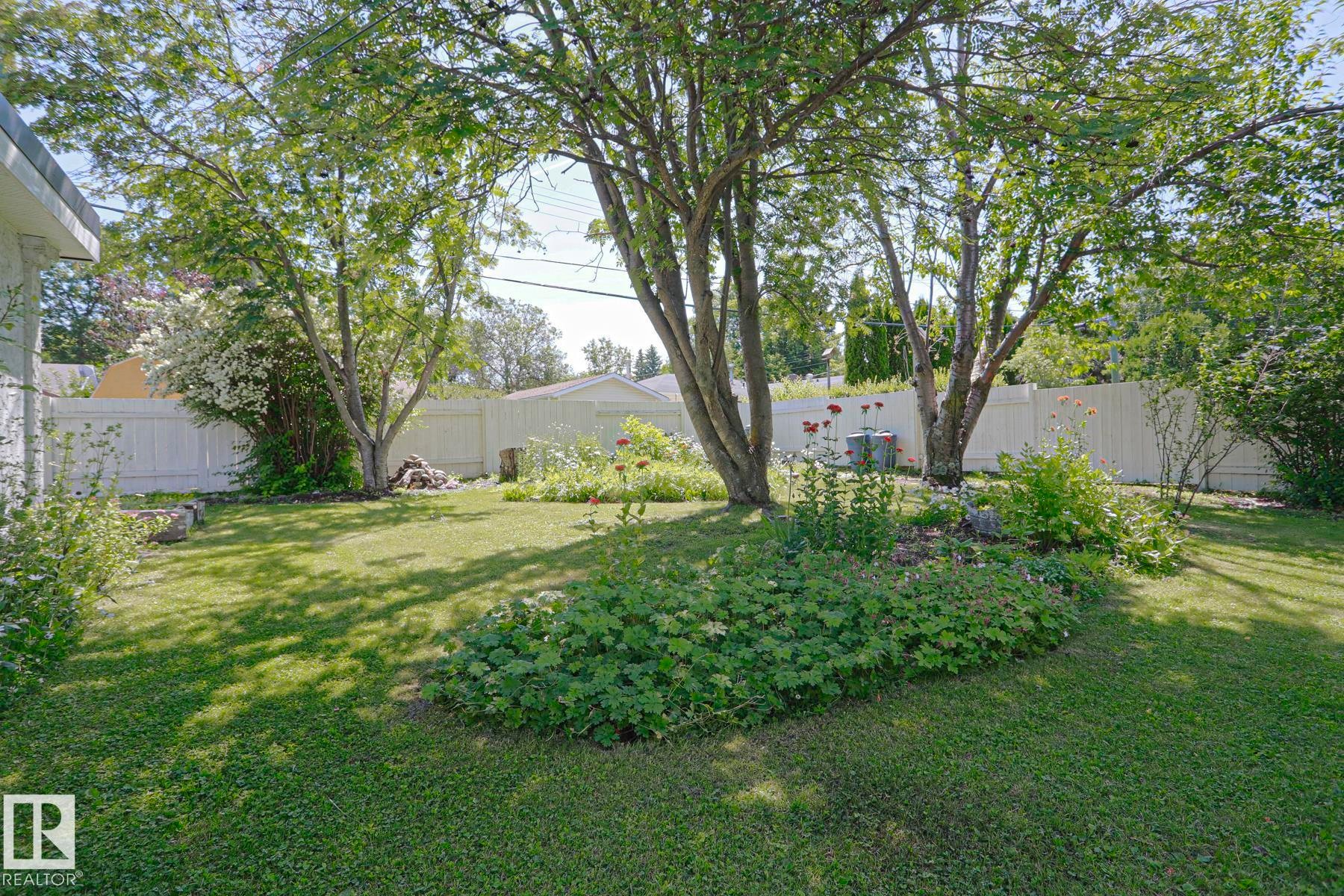 77 Sunset Boulevard, St. Albert, AB - Outdoor