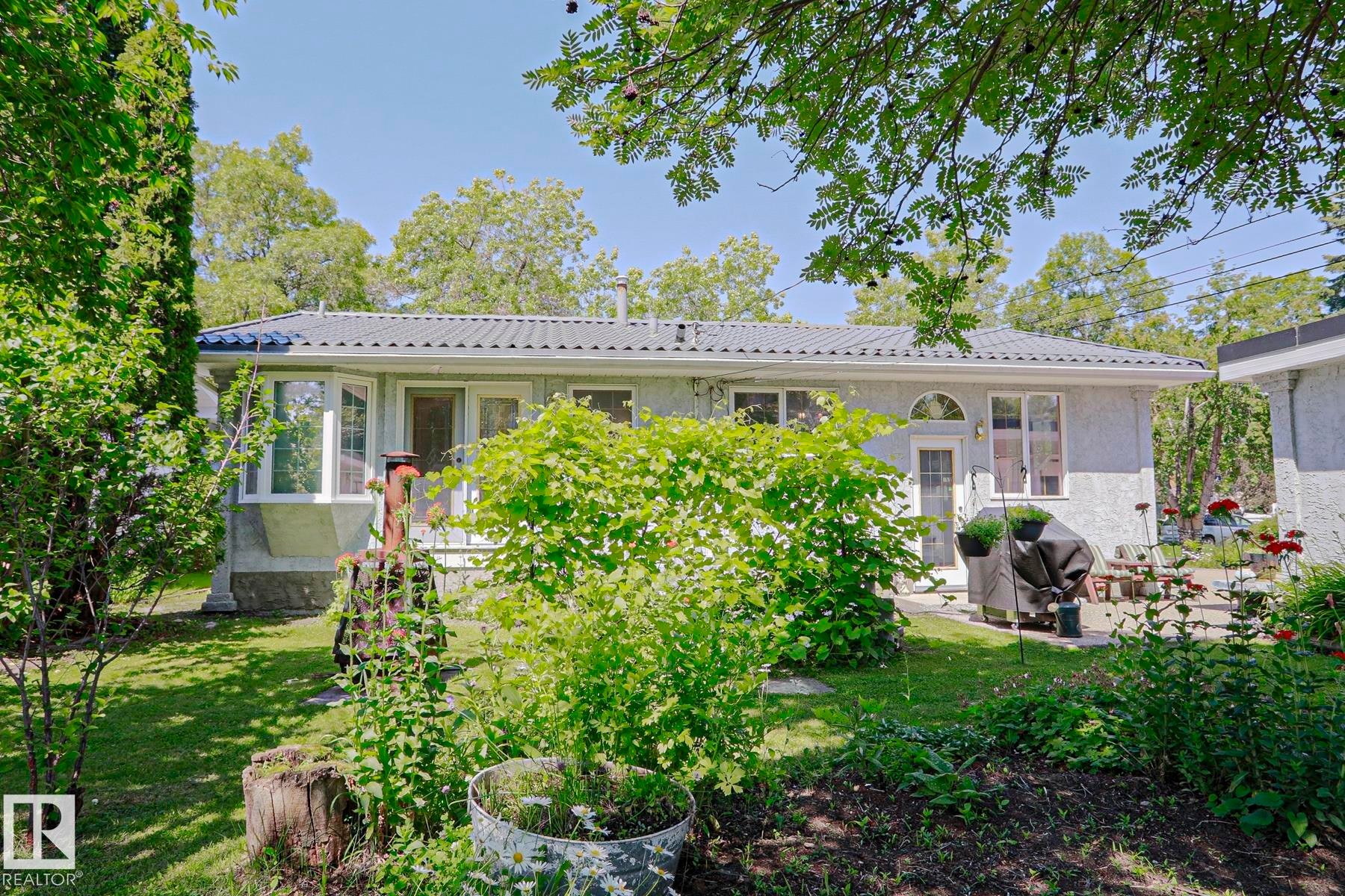 77 Sunset Boulevard, St. Albert, AB - Outdoor