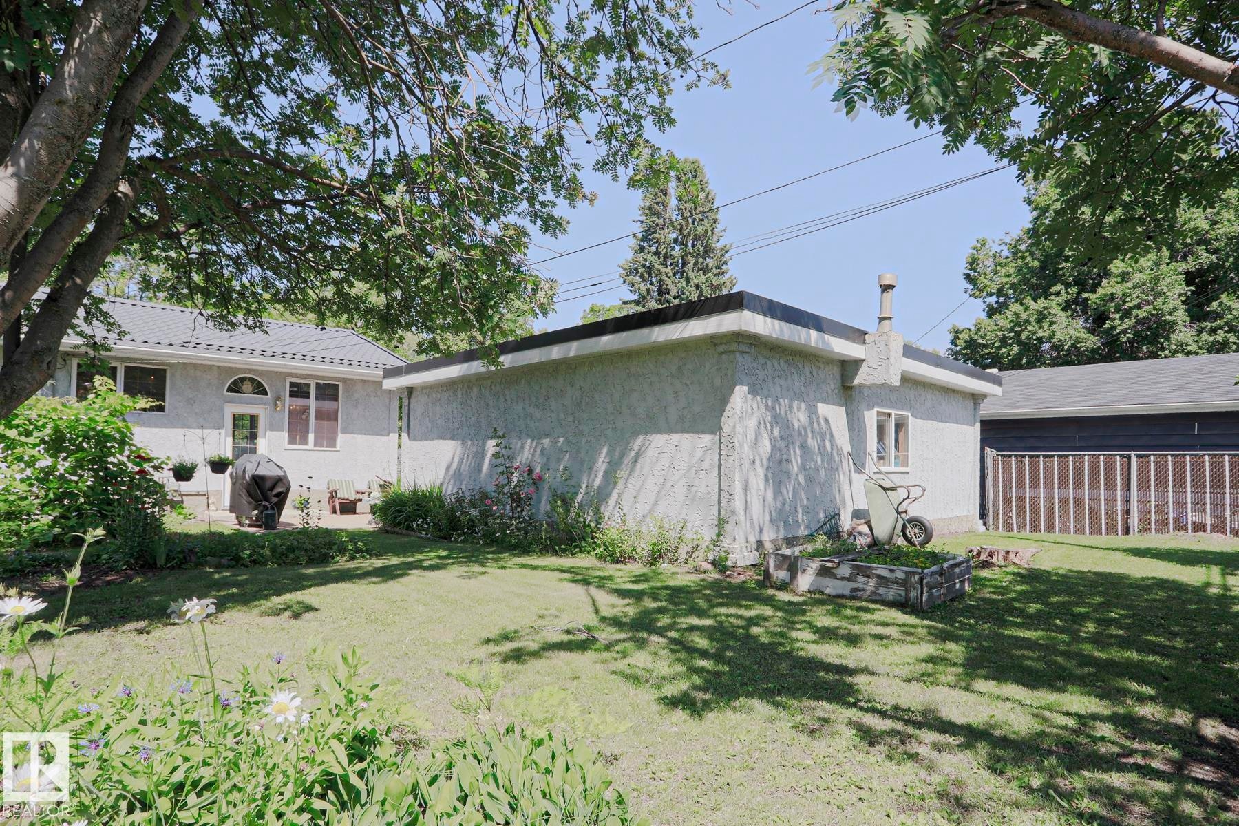77 Sunset Boulevard, St. Albert, AB - Outdoor