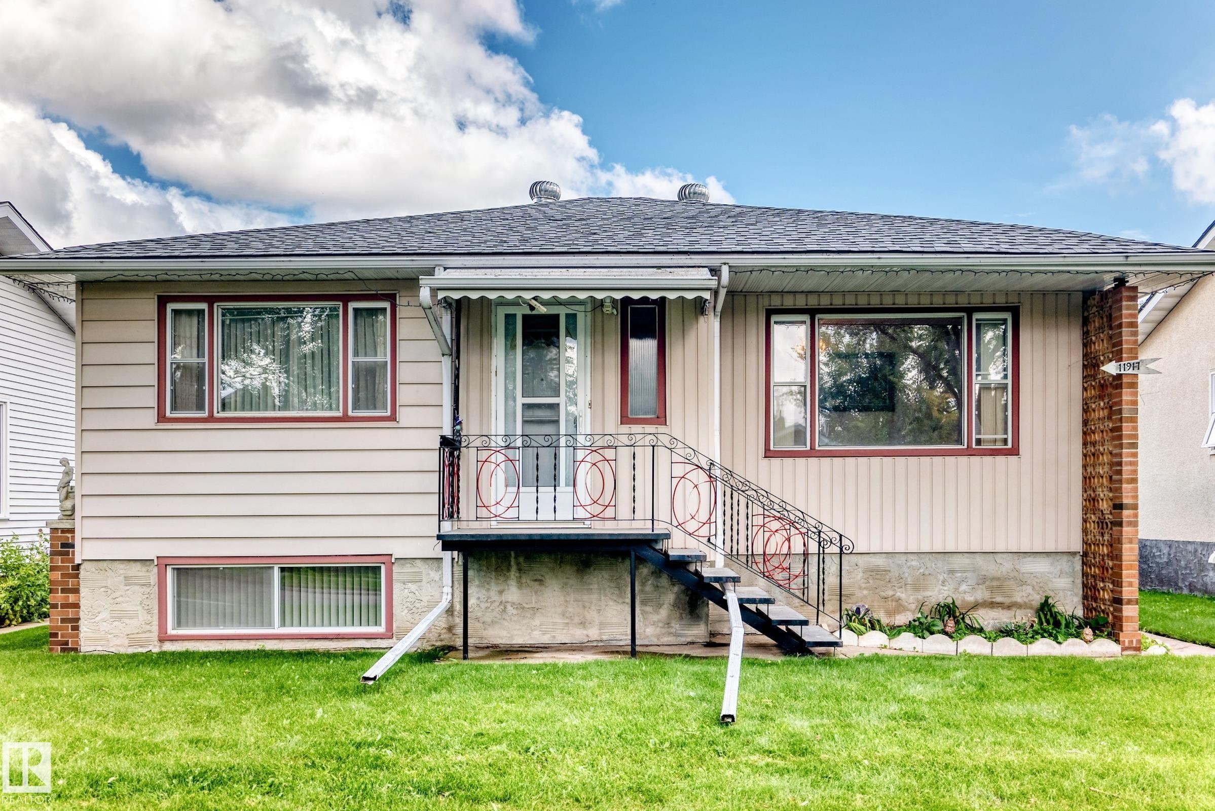 11917 53 Street Nw, Edmonton, AB - Outdoor