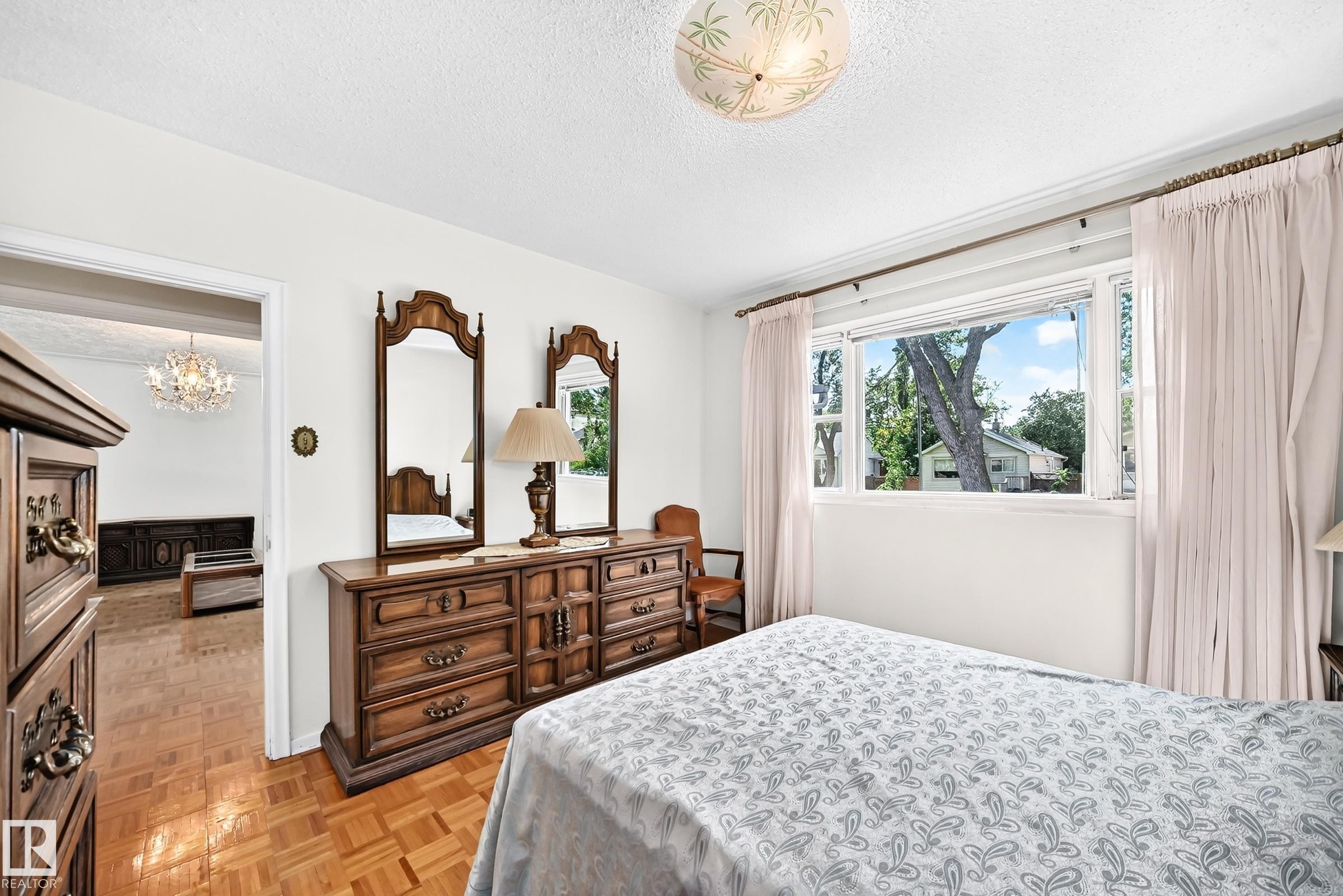11917 53 Street Nw, Edmonton, AB - Indoor Photo Showing Bedroom