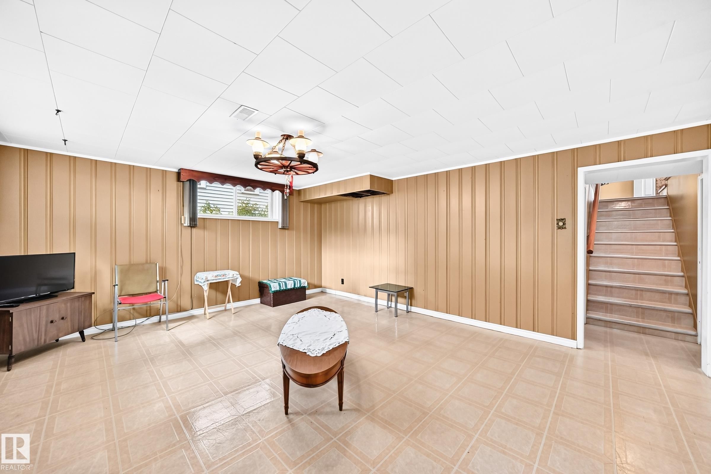 11917 53 Street Nw, Edmonton, AB - Photo Showing Other Room