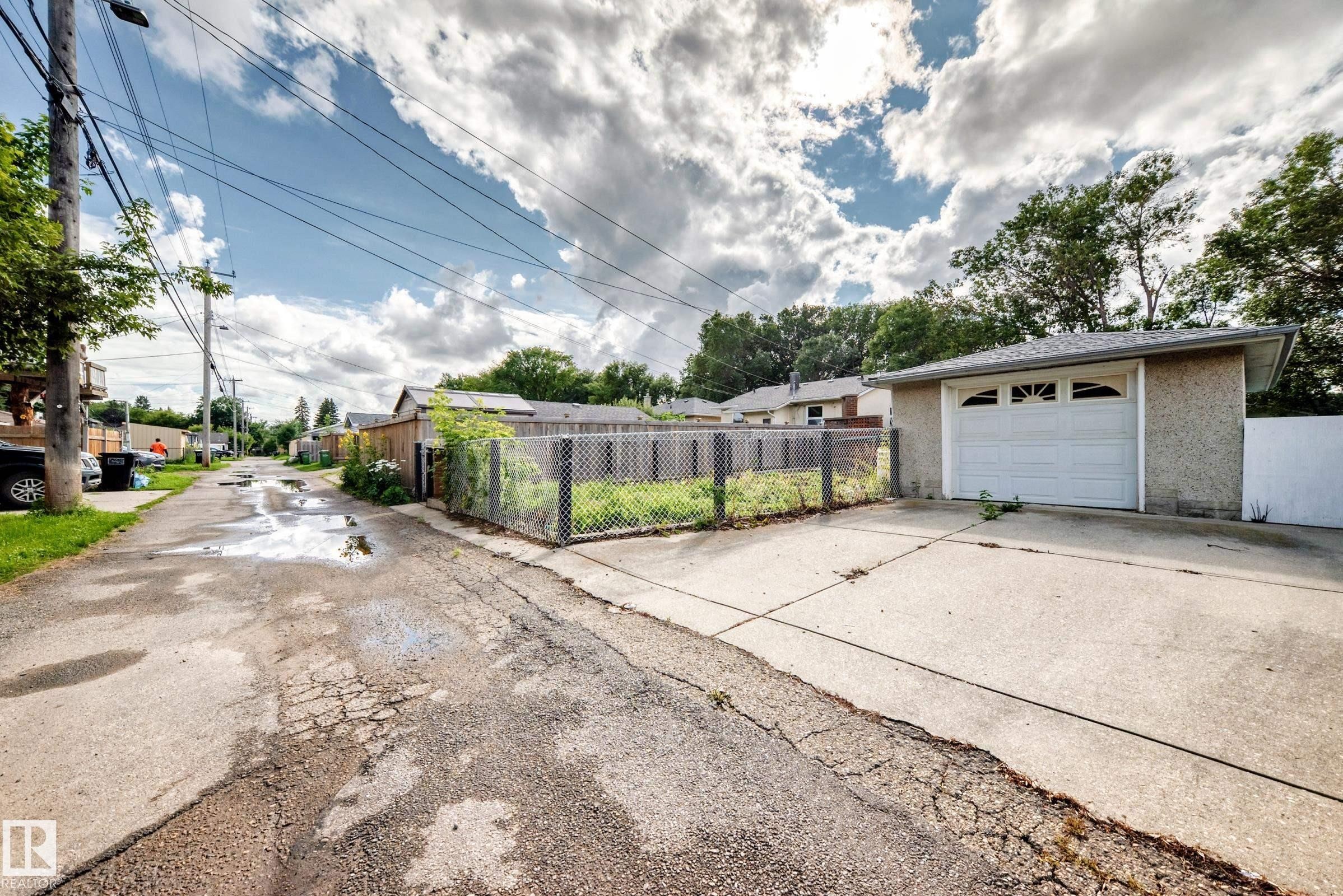 11917 53 Street Nw, Edmonton, AB - Outdoor