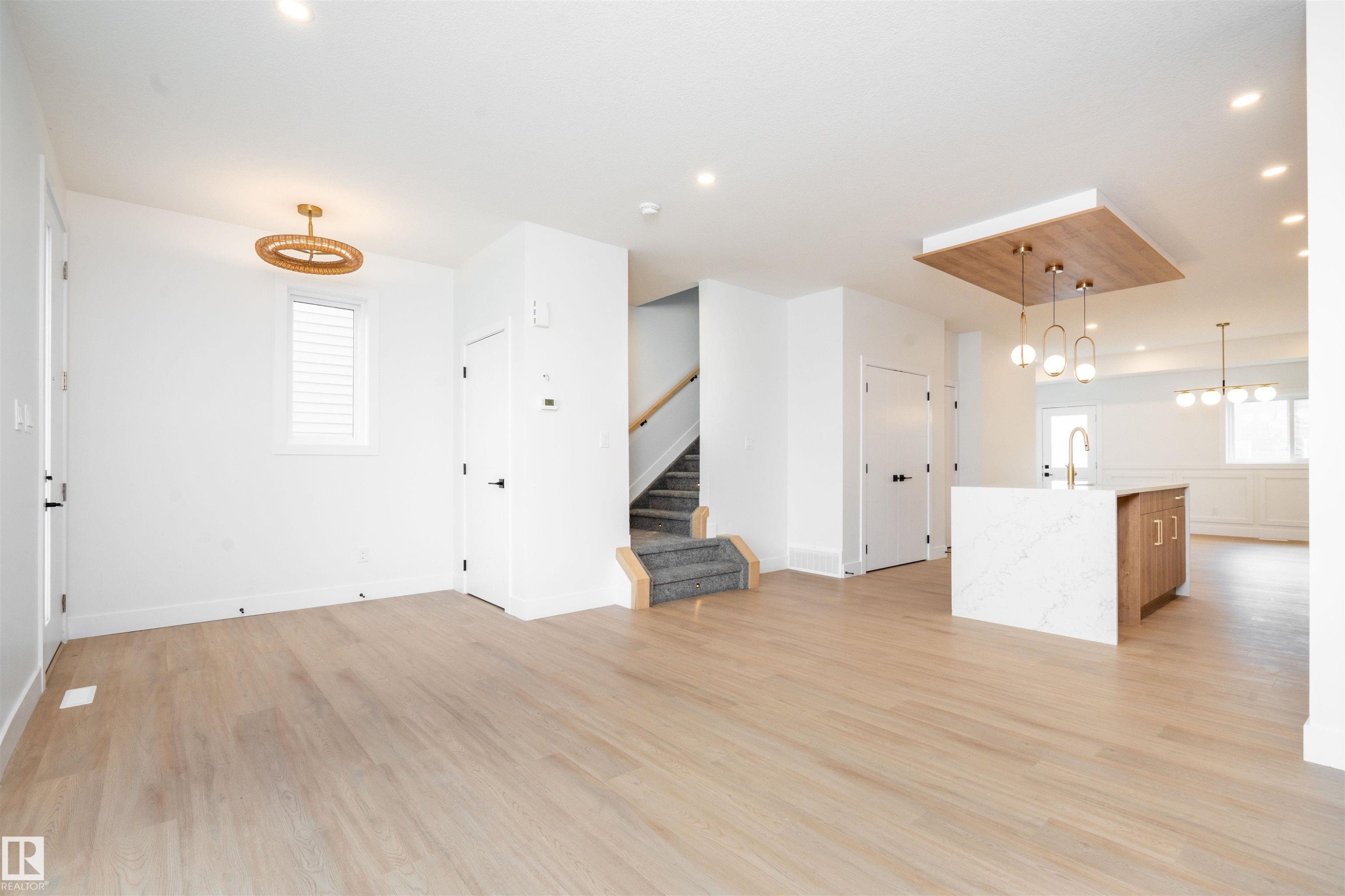 432 Robinson Boulevard, Leduc, AB - Indoor Photo Showing Other Room