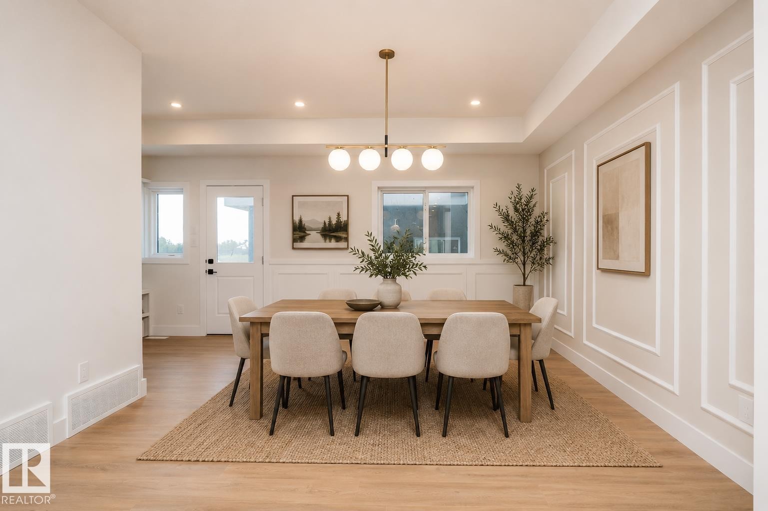 432 Robinson Boulevard, Leduc, AB - Indoor Photo Showing Dining Room