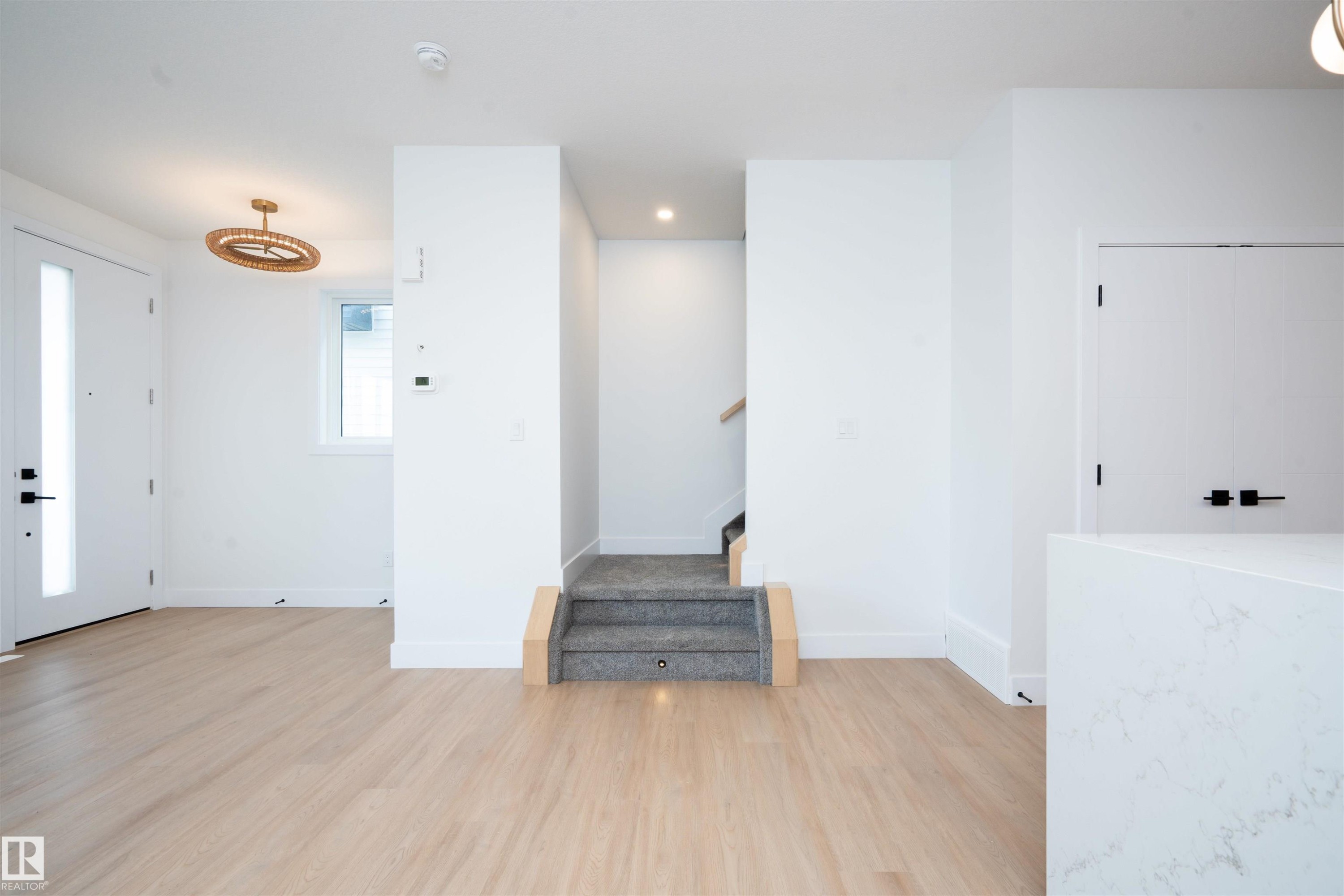 432 Robinson Boulevard, Leduc, AB - Indoor Photo Showing Other Room