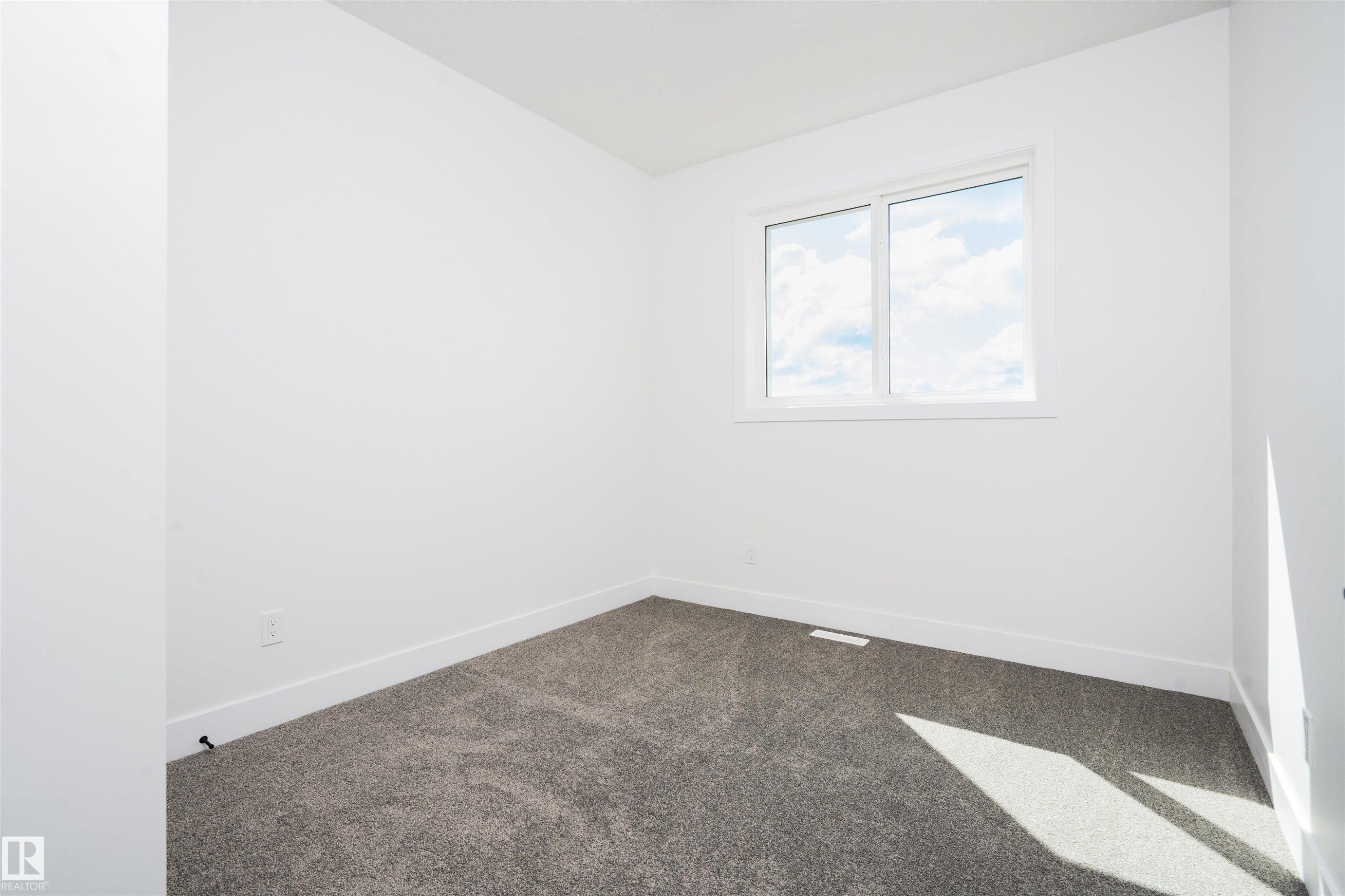 432 Robinson Boulevard, Leduc, AB - Indoor Photo Showing Other Room