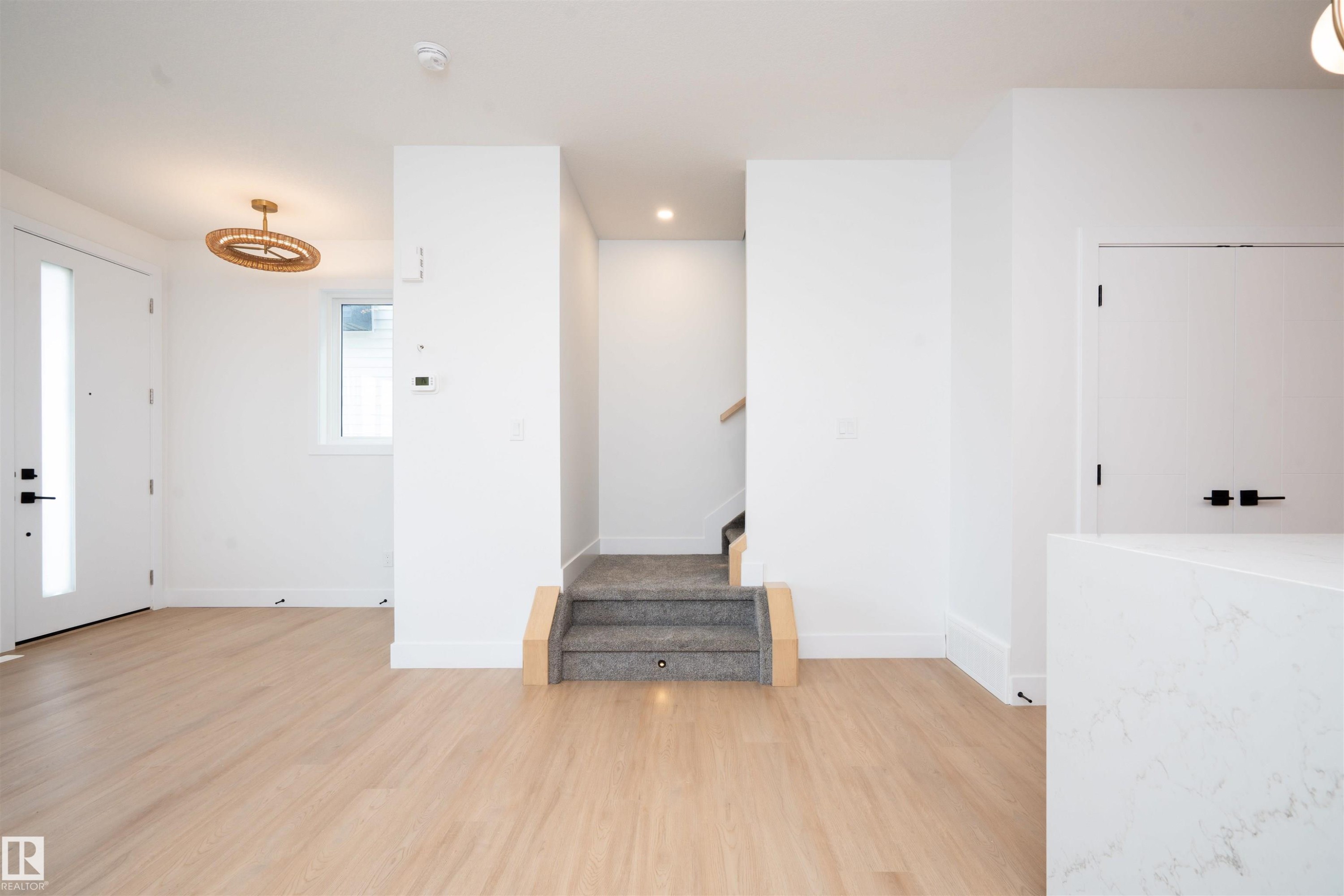 432 Robinson Boulevard, Leduc, AB - Indoor Photo Showing Other Room