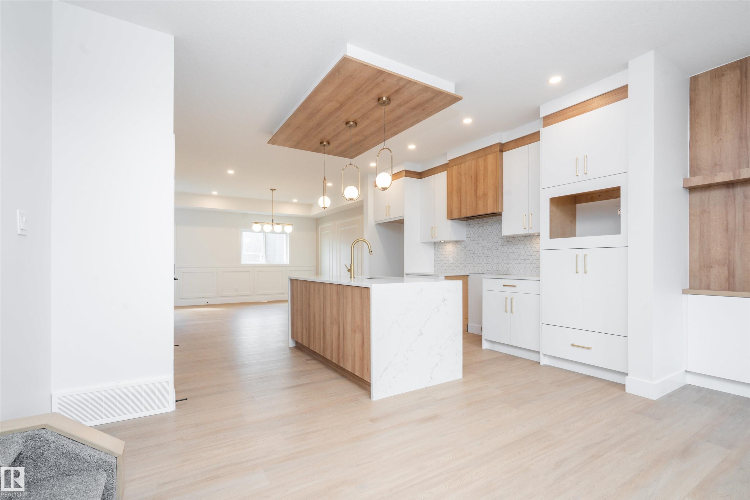 432 Robinson Boulevard, Leduc, AB - Indoor Photo Showing Kitchen